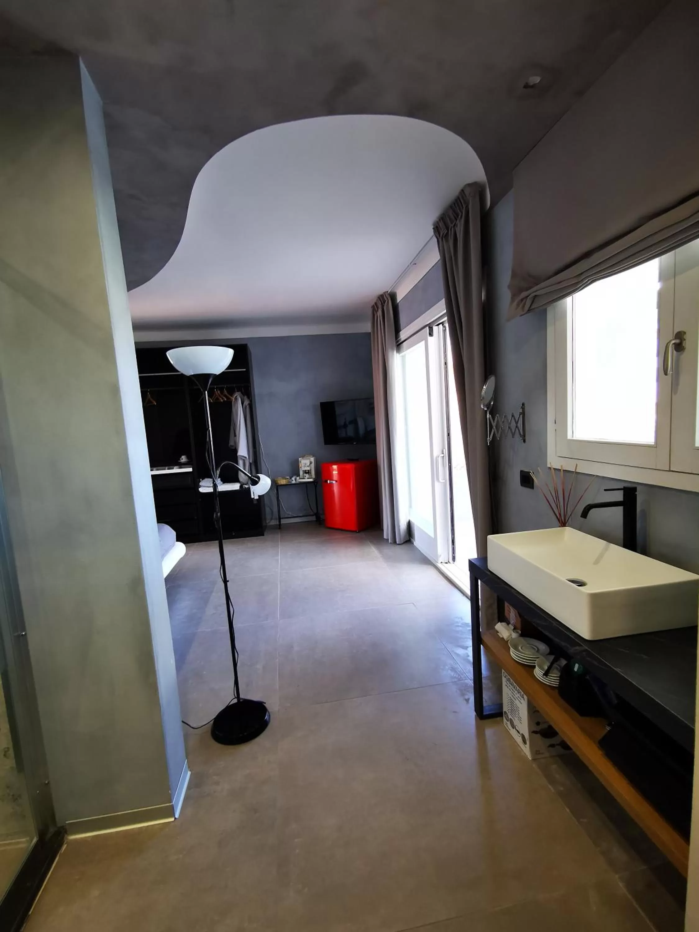 Photo of the whole room in Relais Du Port