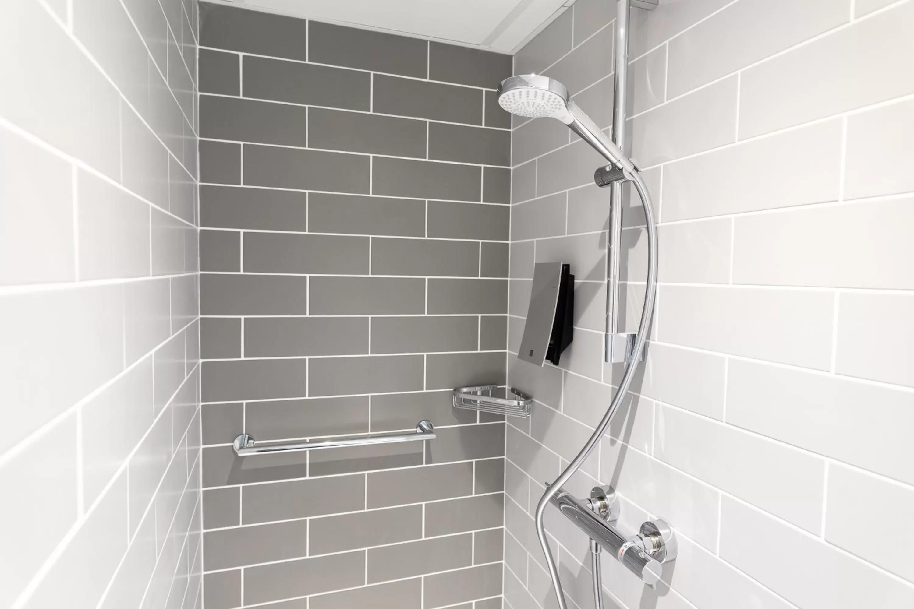 Bathroom in Holiday Inn Express Arras by IHG