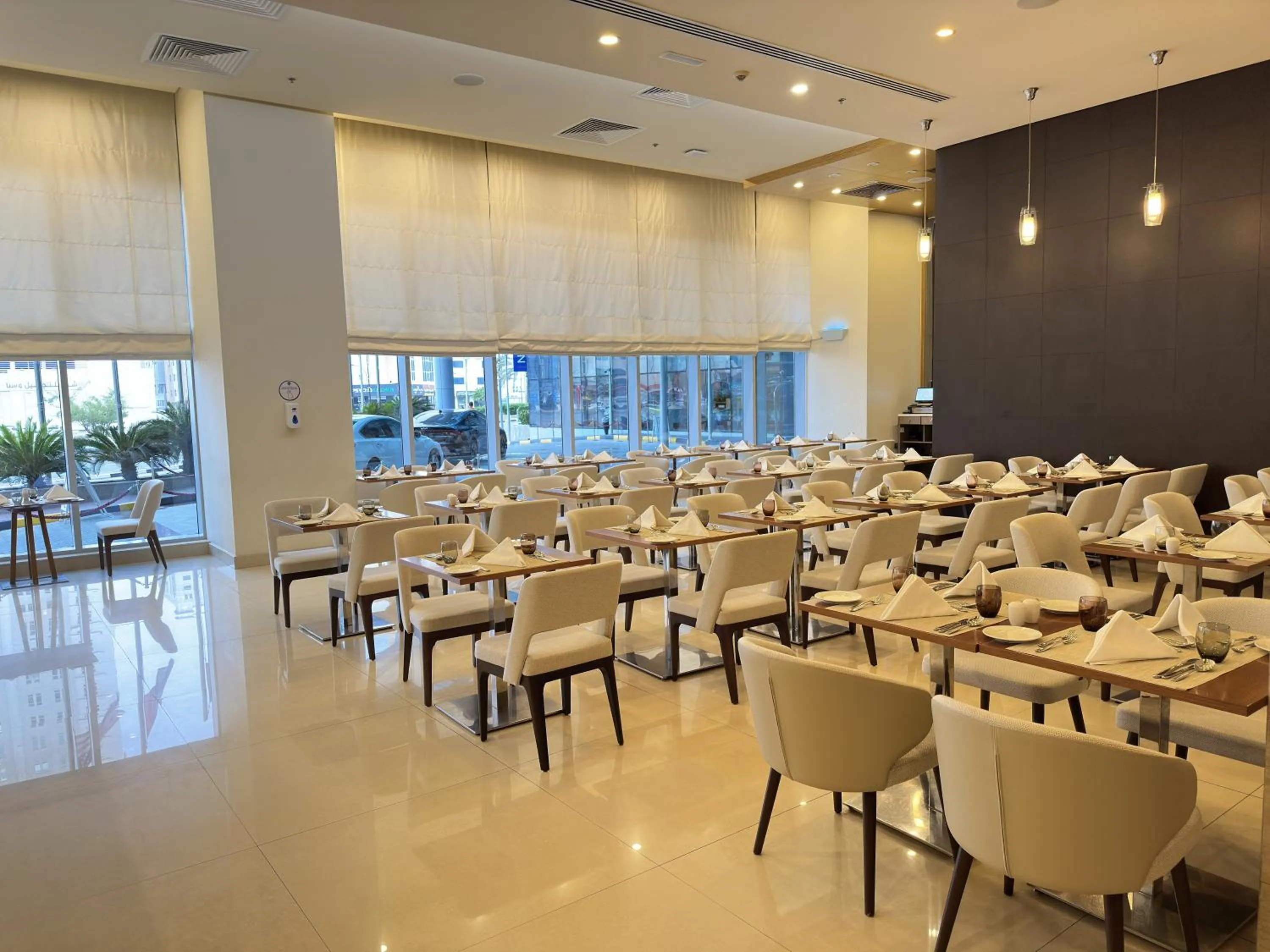 Restaurant/places to eat in Aparthotel Adagio Fujairah