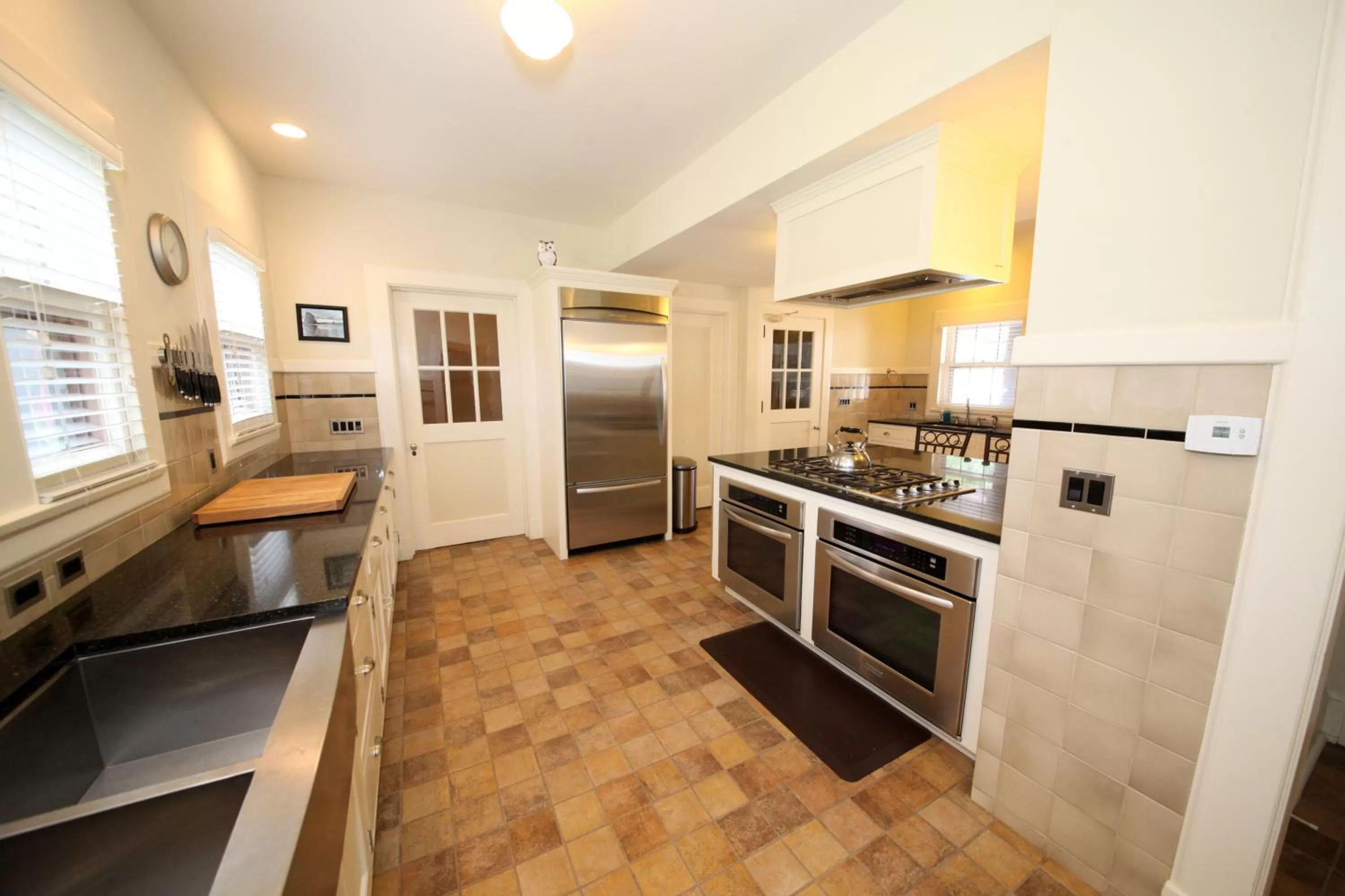 Kitchen/Kitchenette in Leonard at Logan House