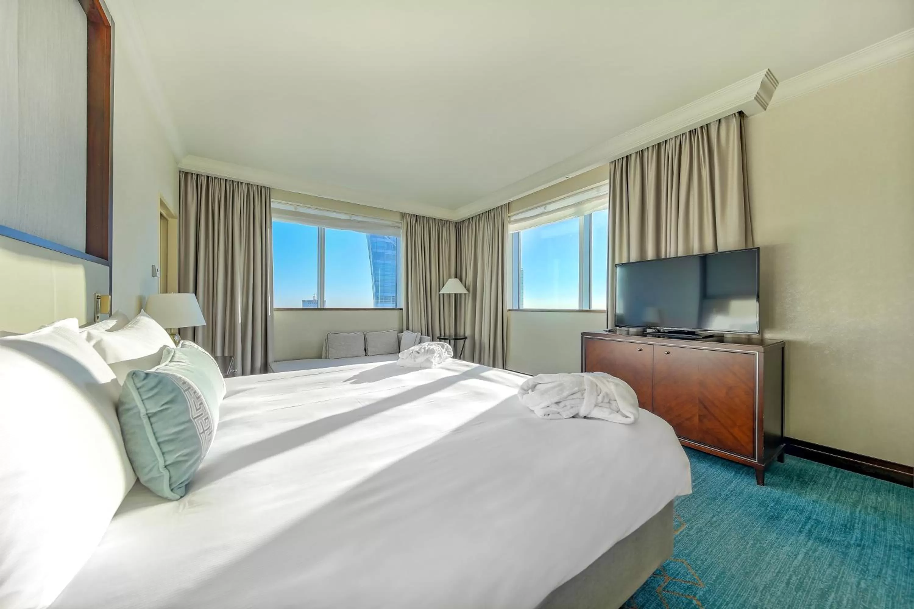 Photo of the whole room, Bed in InterContinental Warszawa by IHG