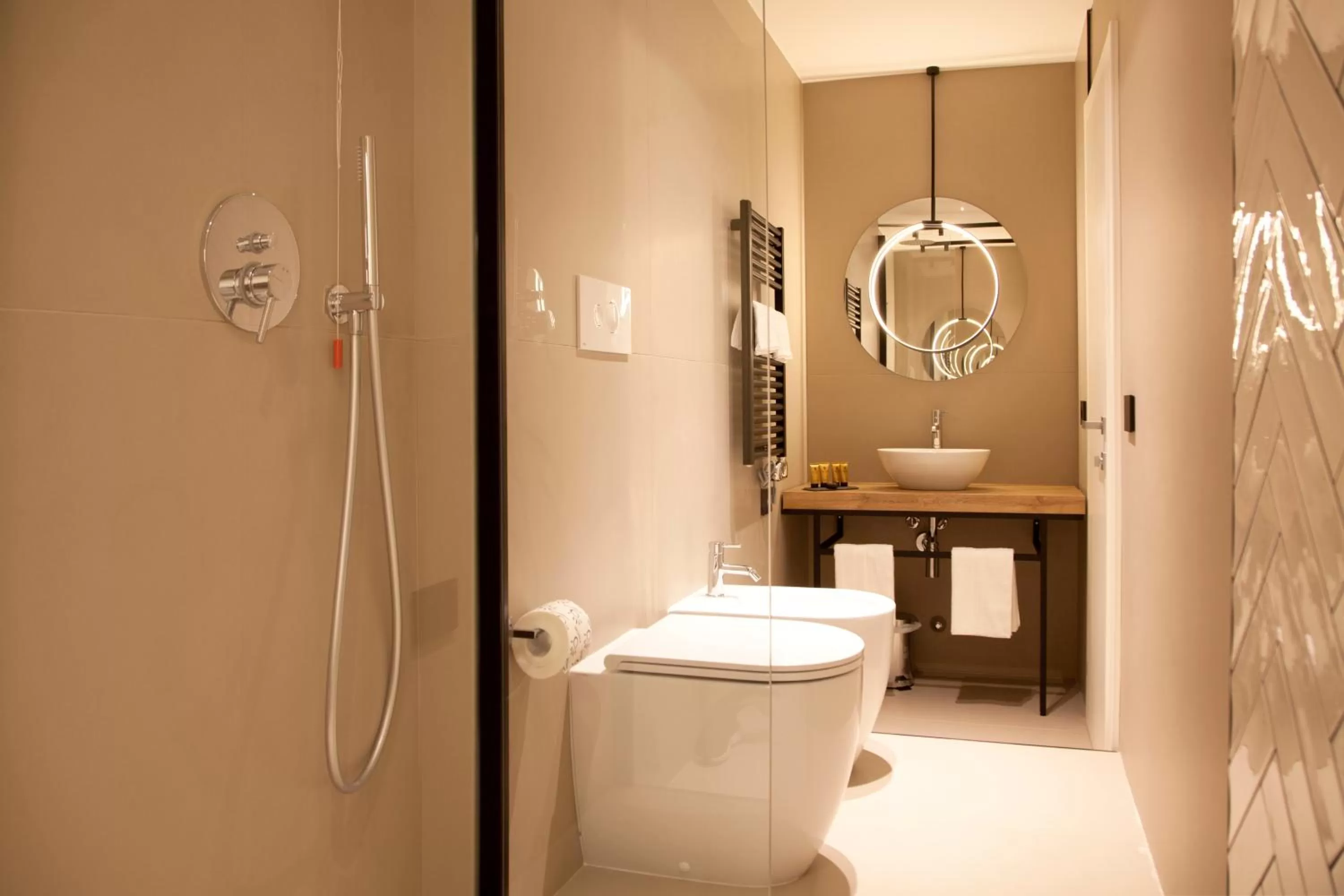 Shower in Meg Lifestyle Hotel & Apartaments
