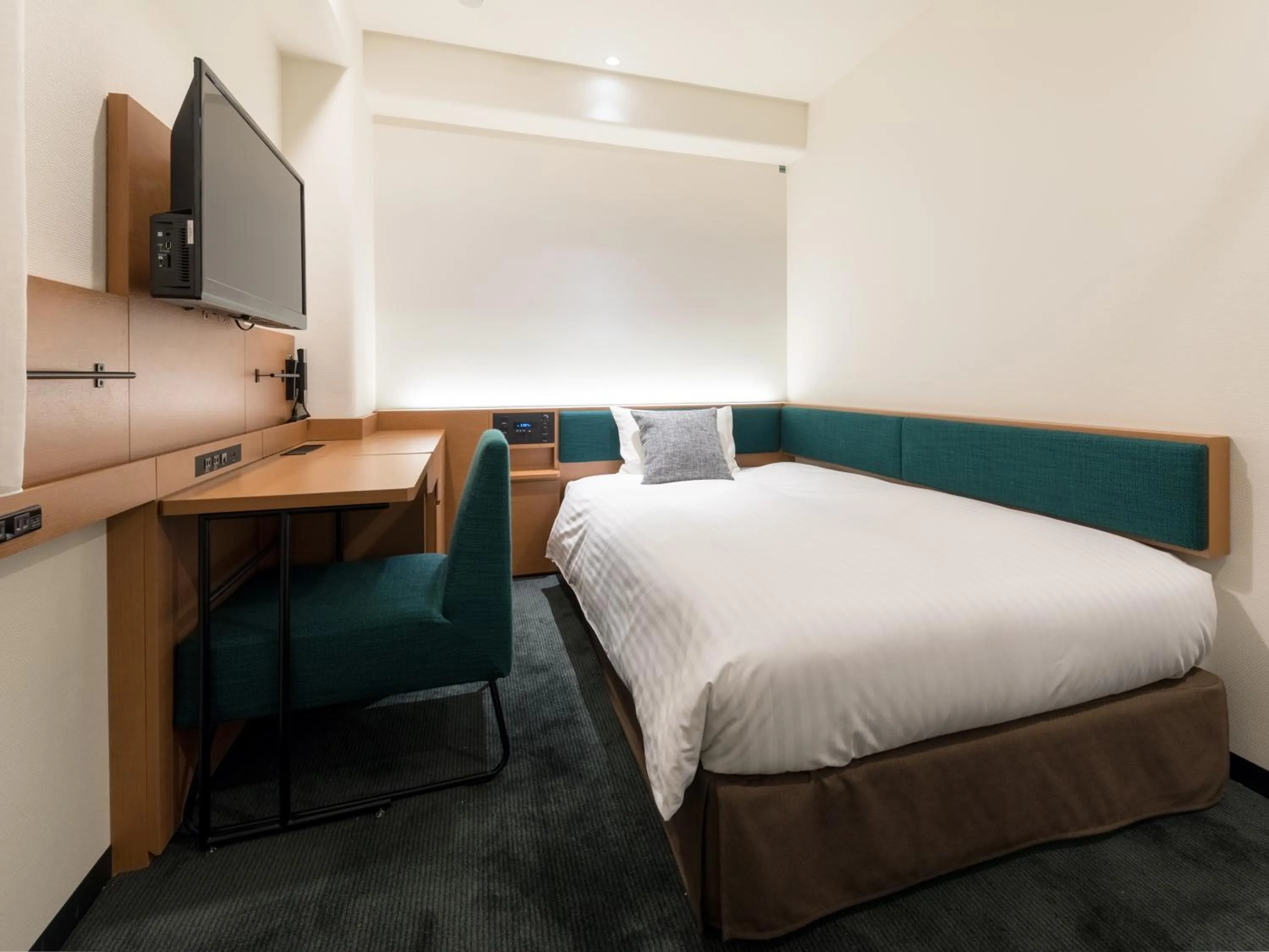 Photo of the whole room, Bed in Nishitetsu Inn Nihonbashi