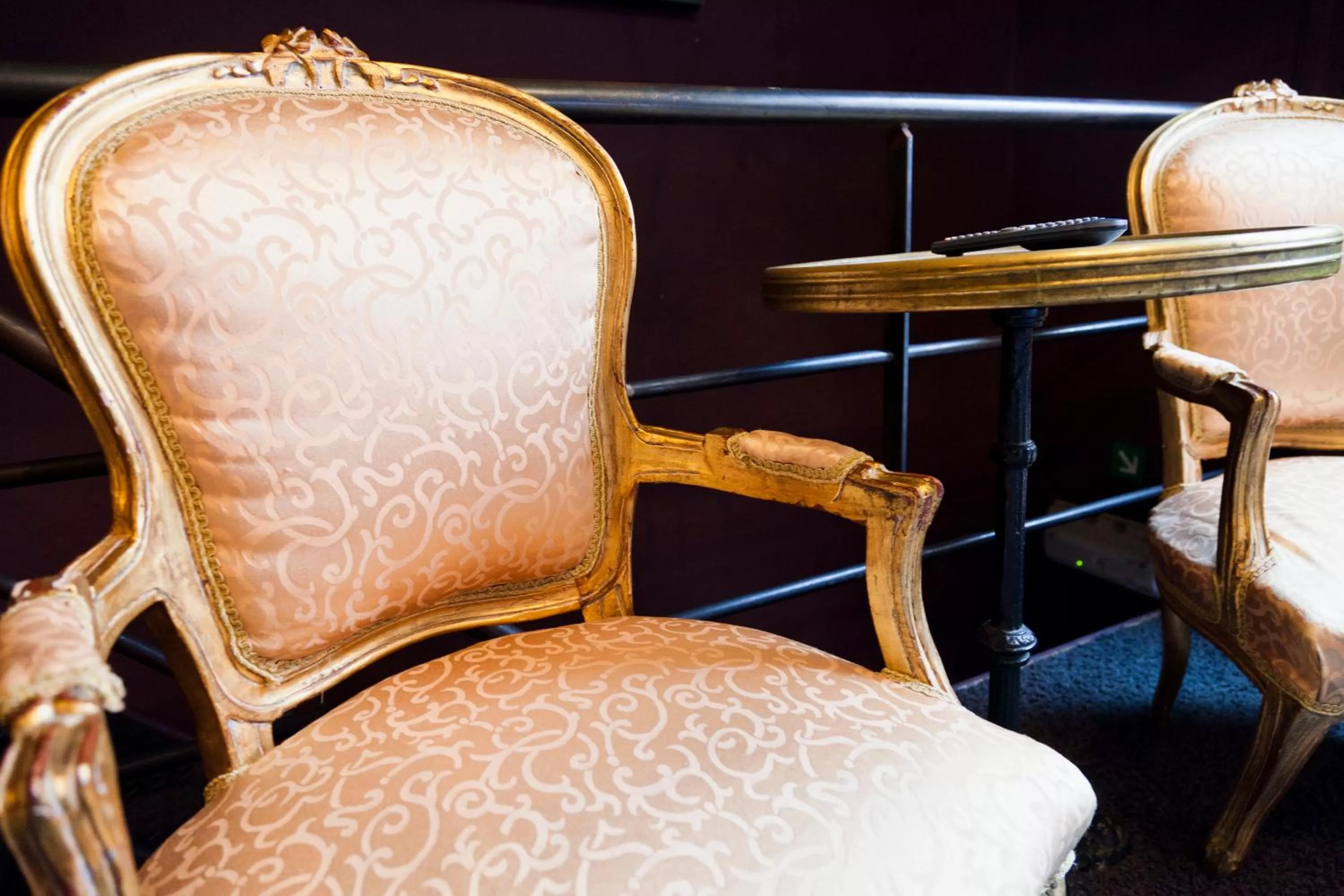 Seating area in Hotel Diamonds and Pearls