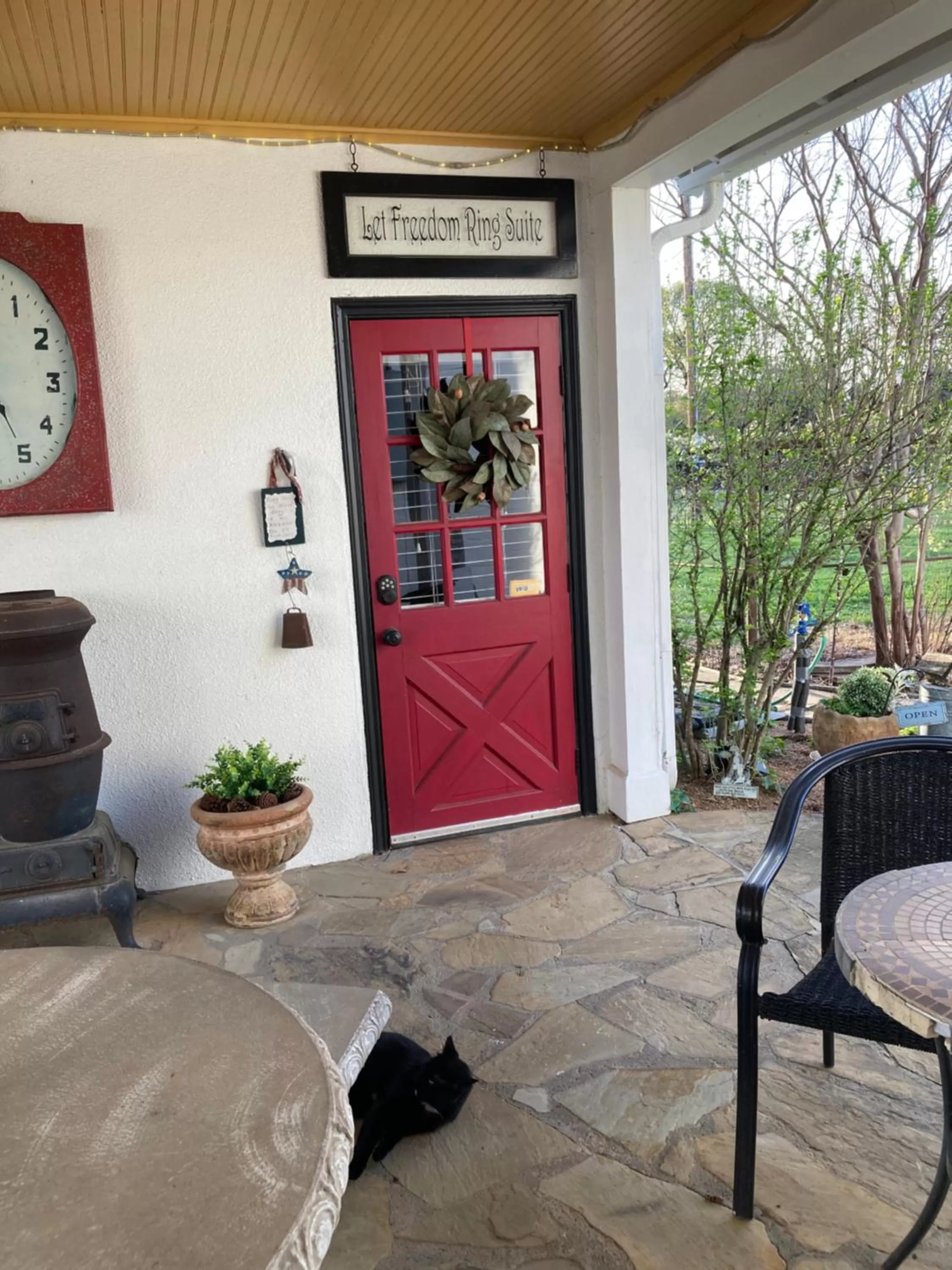 Facade/entrance in The Old Liberty Schoolhouse