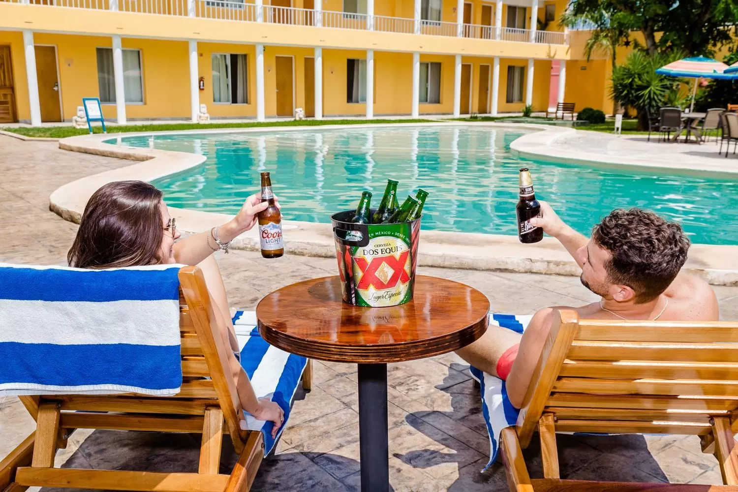 Swimming pool in Hotel Maria del Carmen