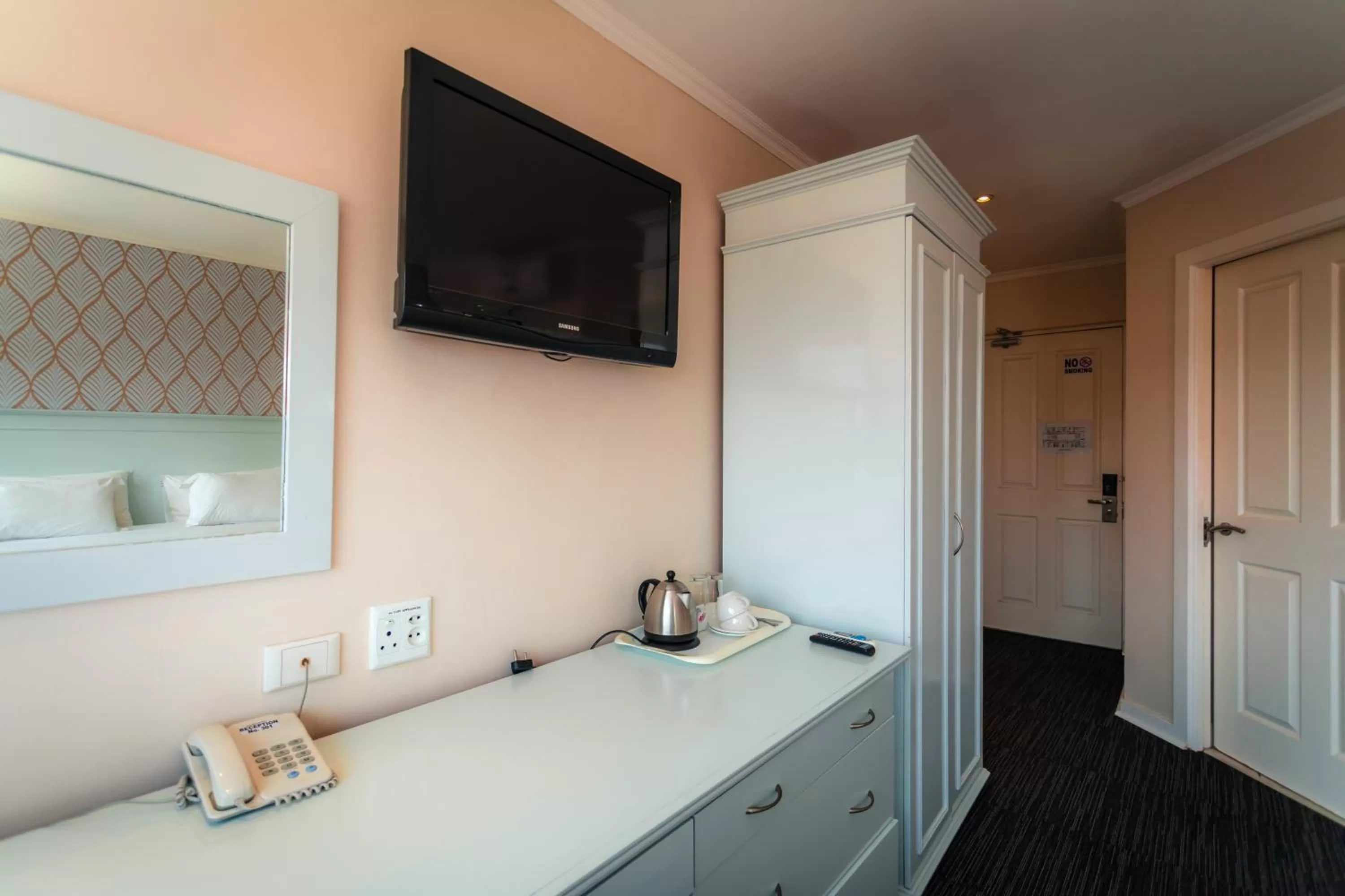 Bedroom in Florida Park Hotel, Florida Road