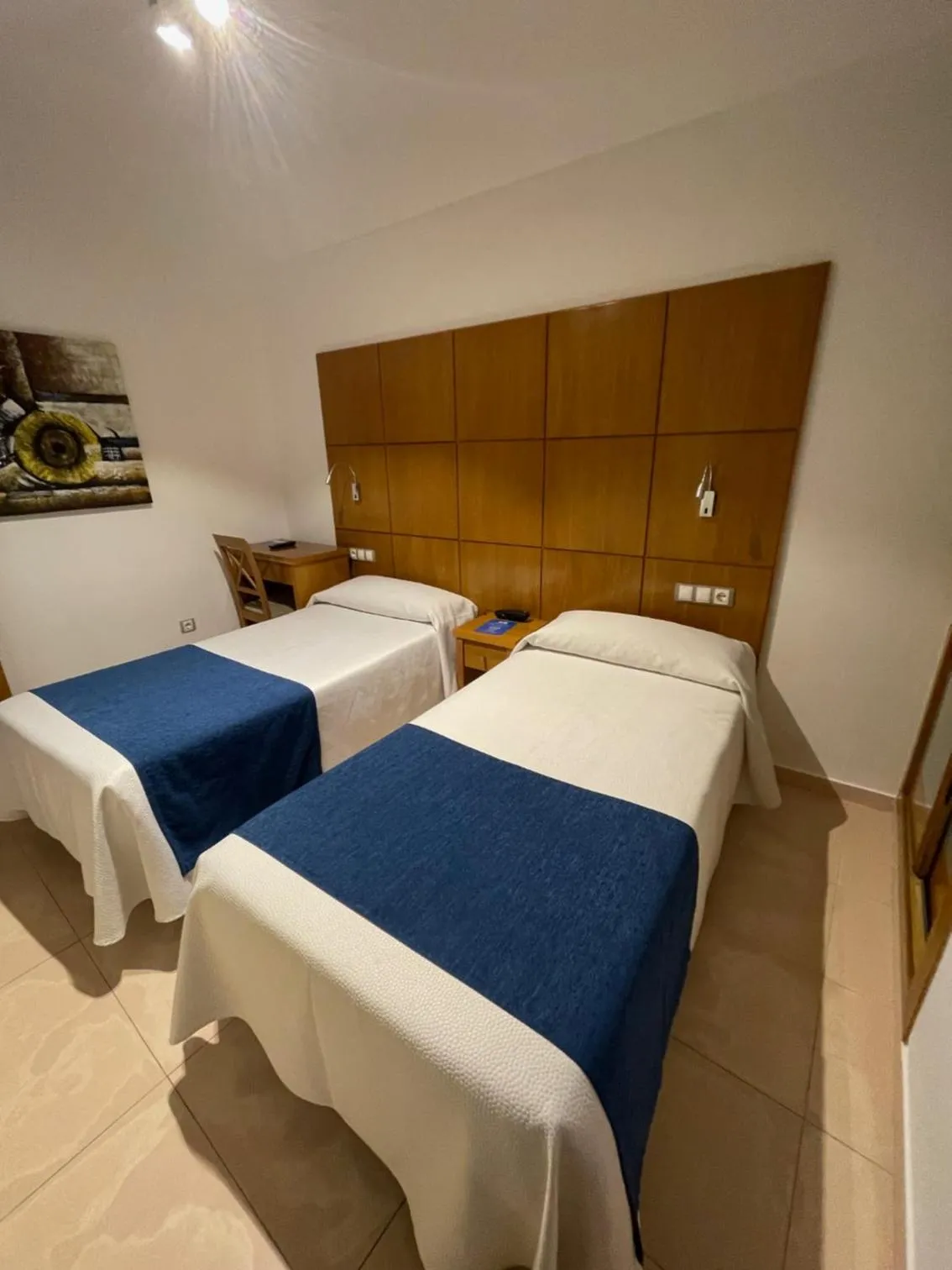 Photo of the whole room, Bed in Hotel Tio Pepe