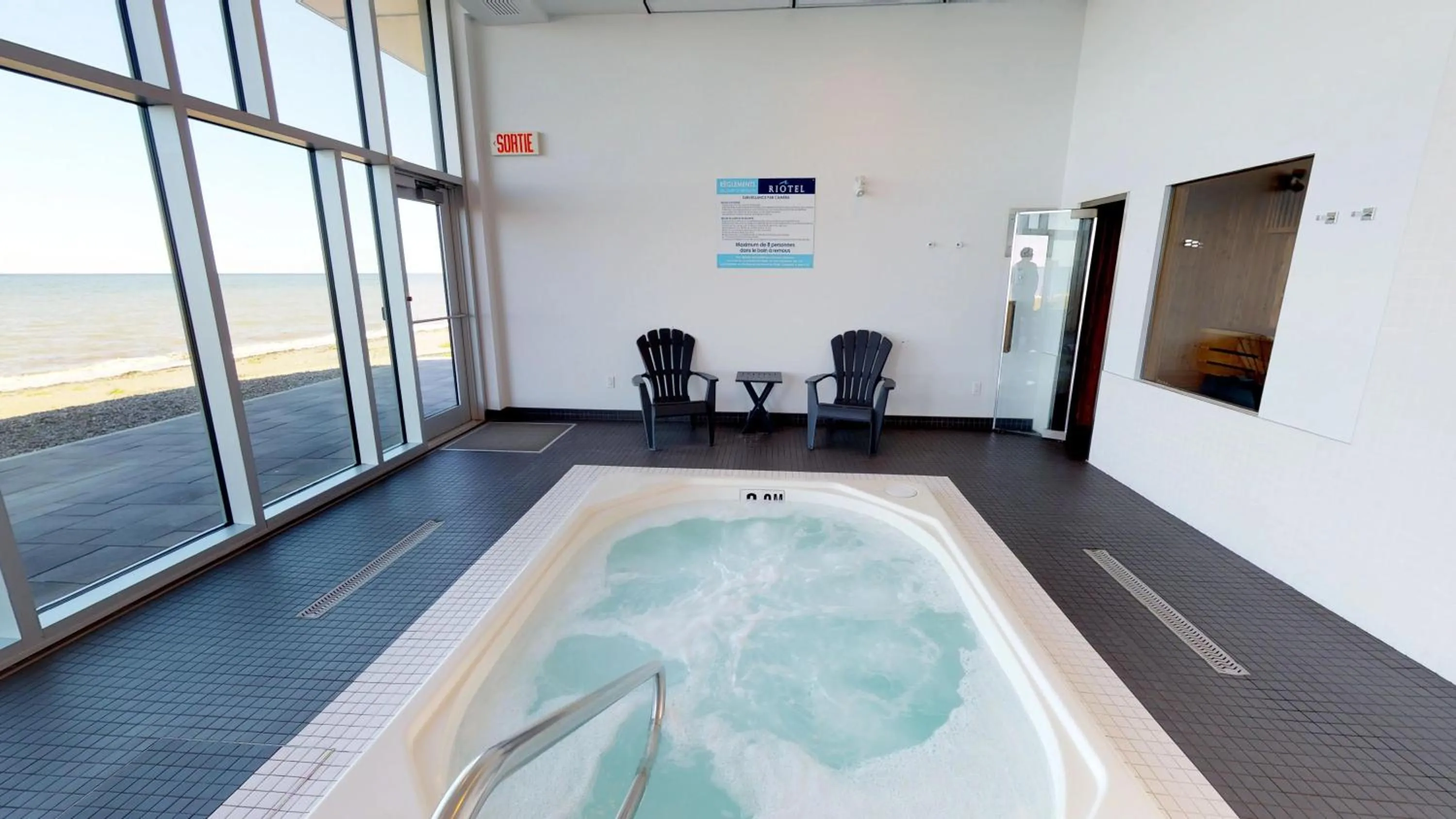 Pool view in Pavillon sur Mer par Riôtel