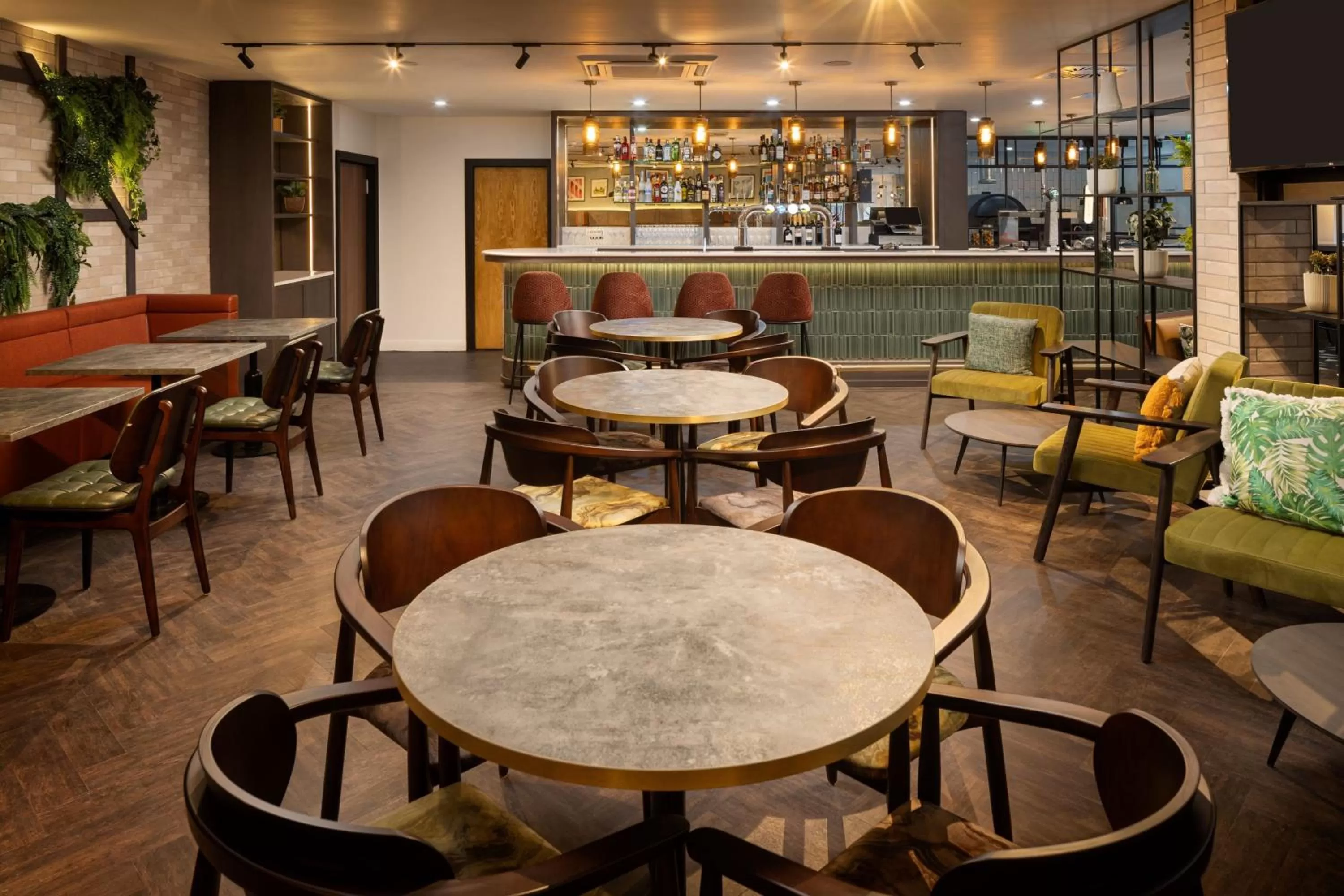 Lounge or bar in Four Points by Sheraton Edinburgh