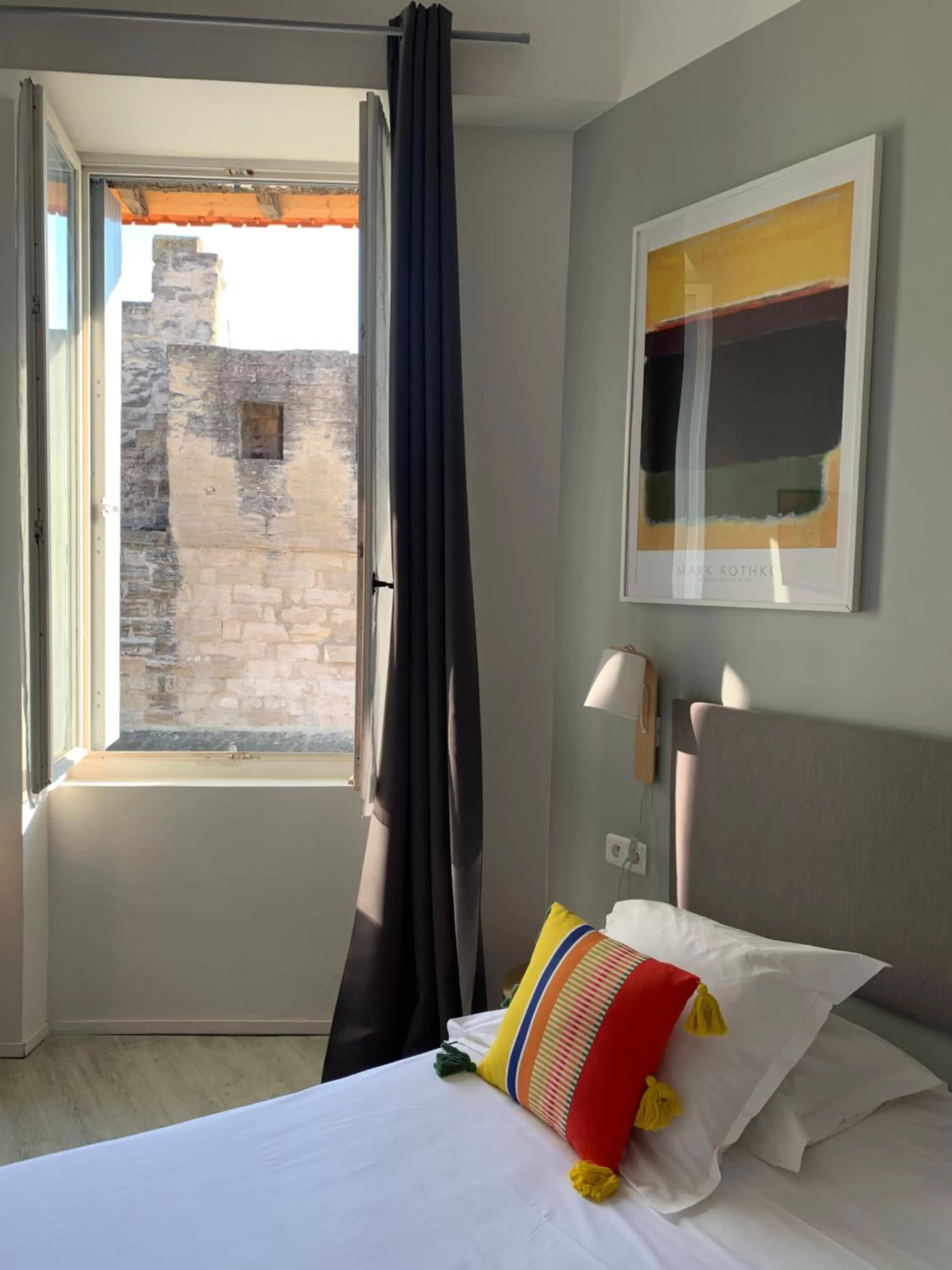 Bed in Hotel Le Magnan