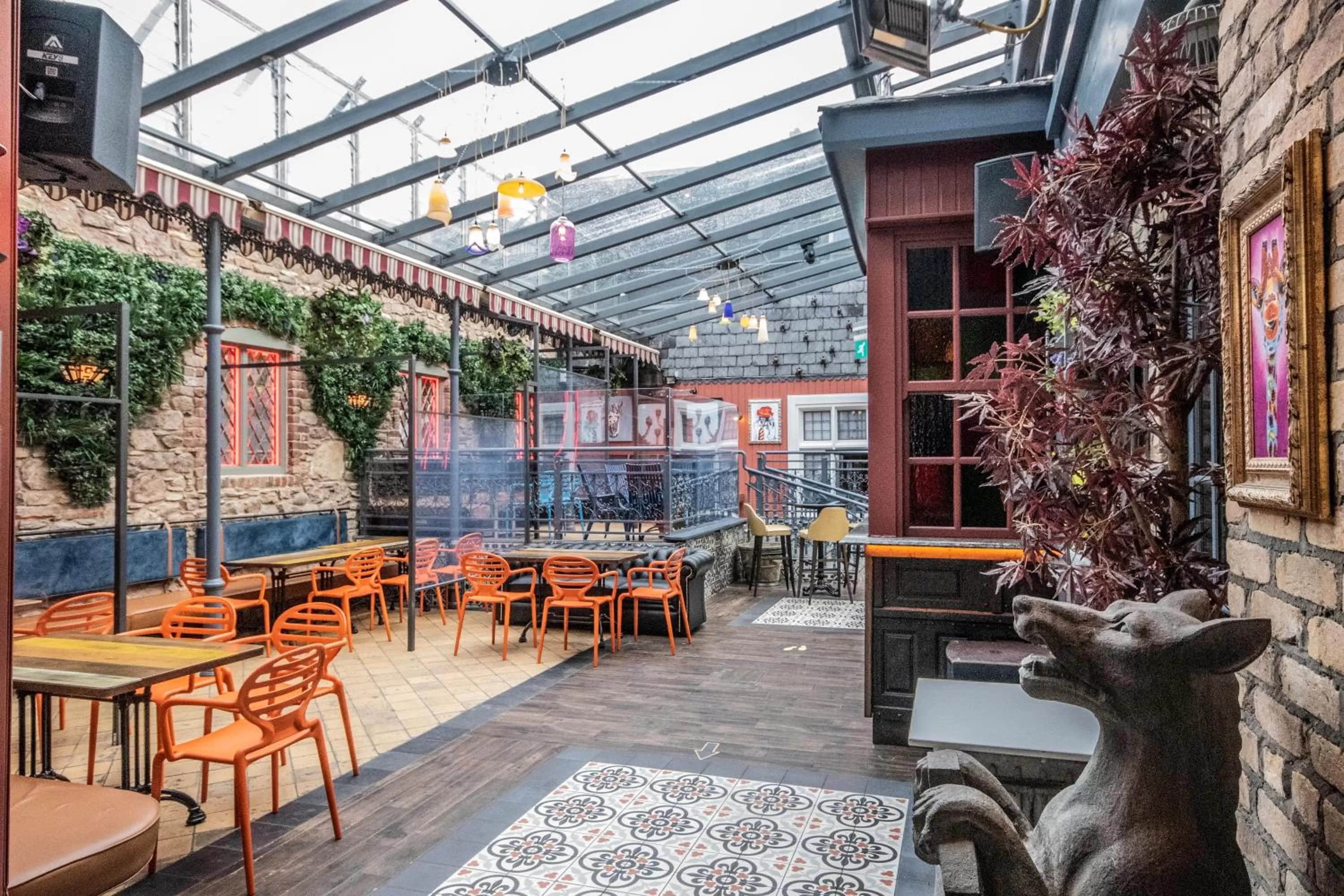 Lounge or bar in Crown Quarter