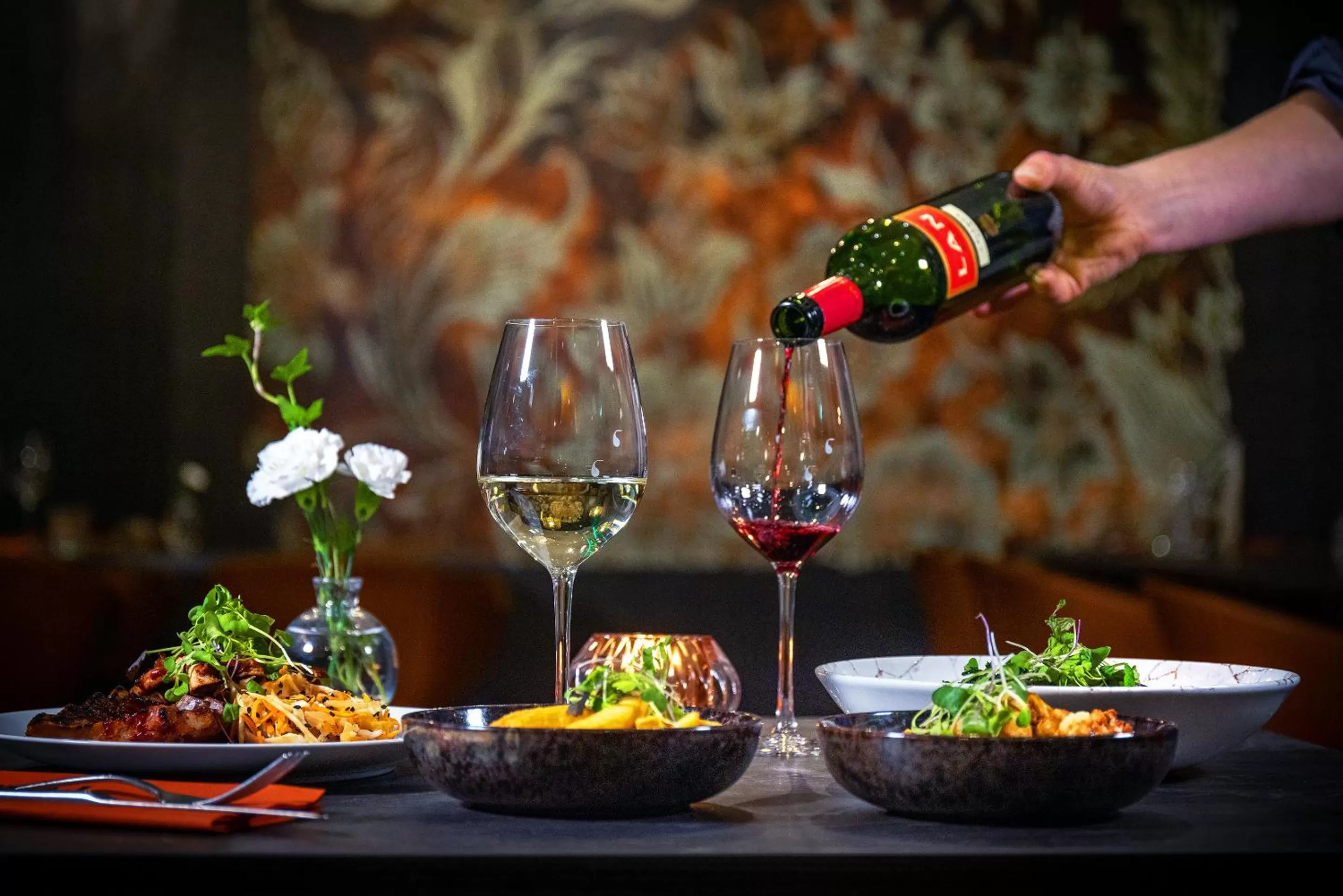 Restaurant/places to eat in Hotel Matts