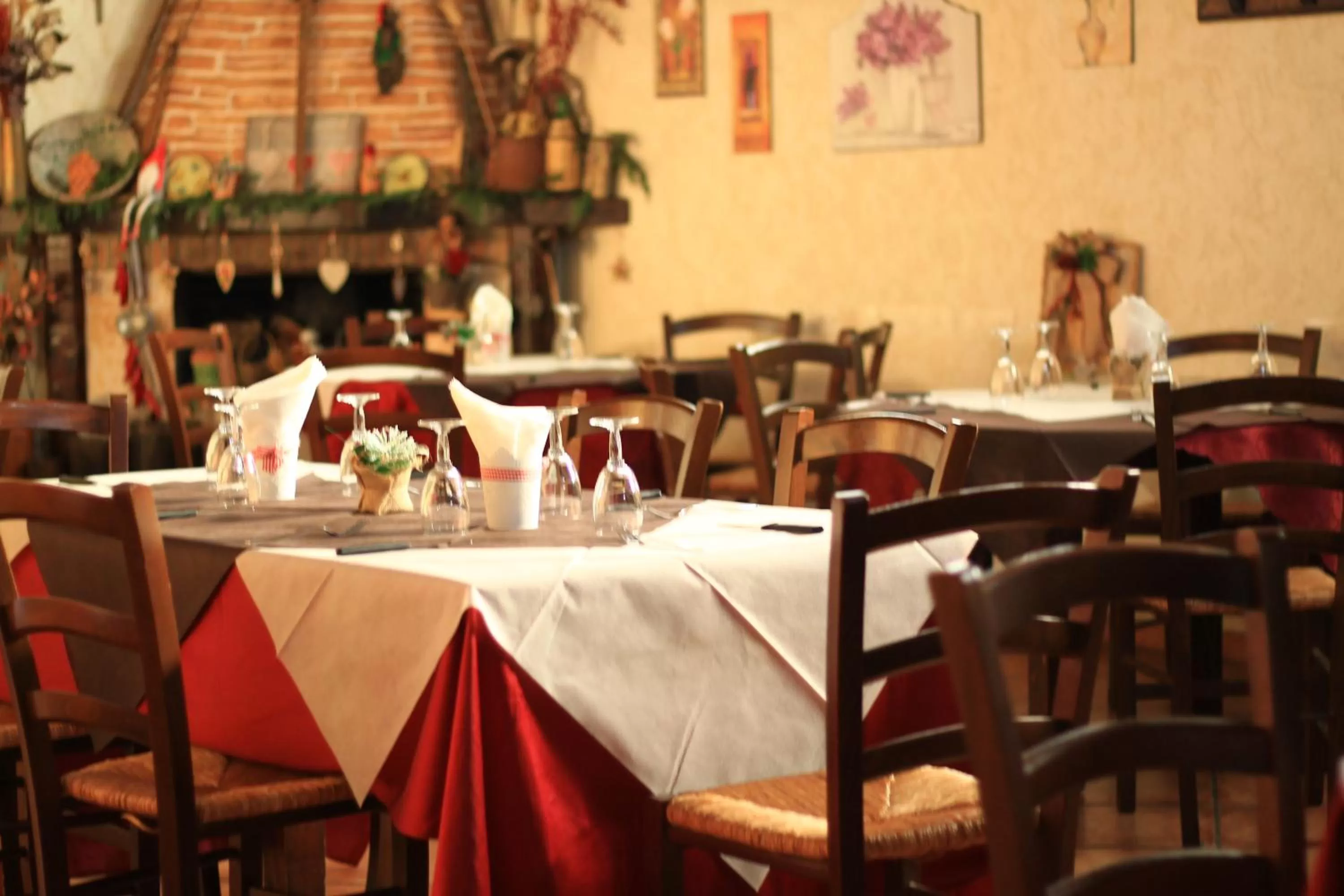 Restaurant/places to eat in Oasi del Lago