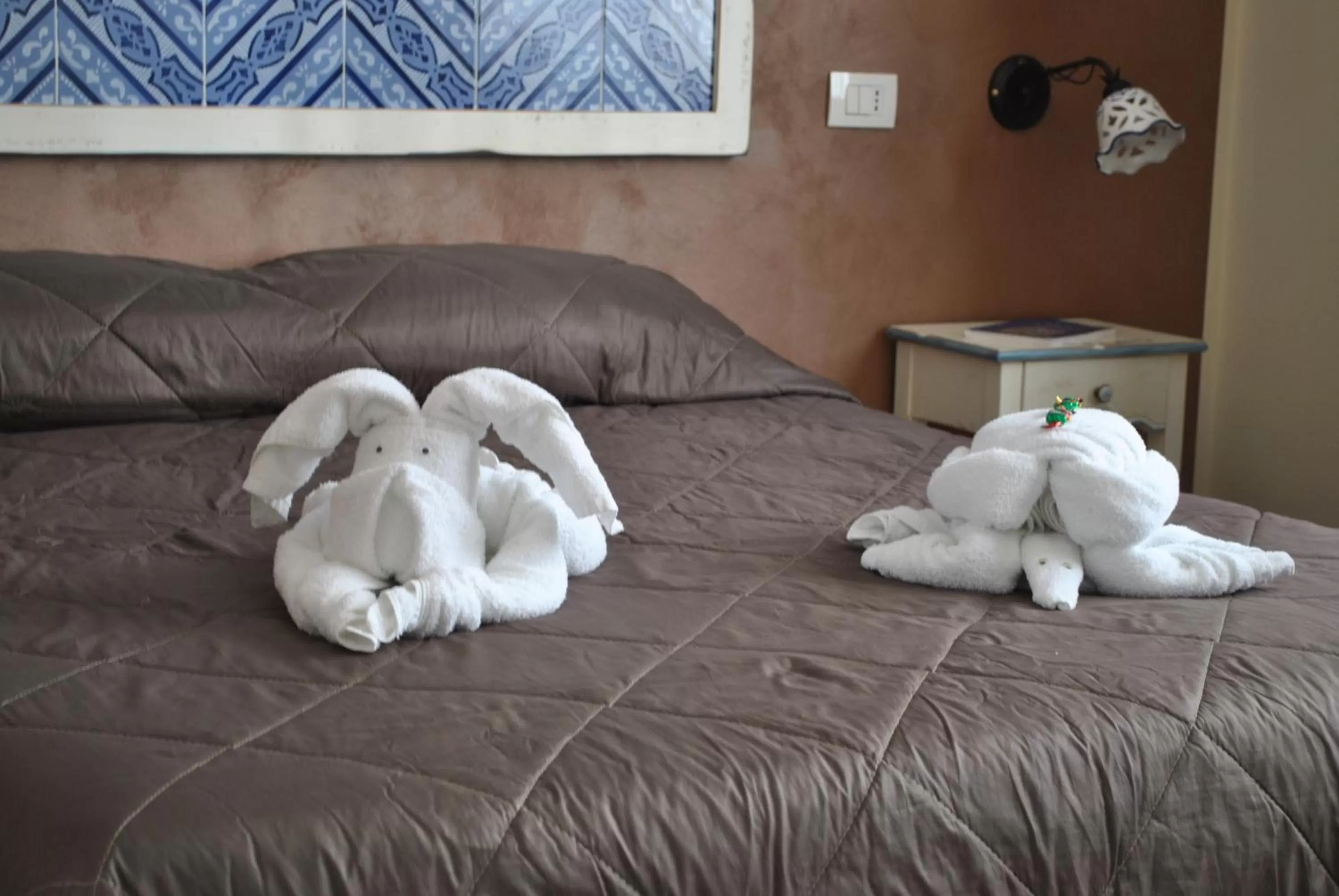 Decorative detail, Bed in Stupor Mundi Bed and Breakfast