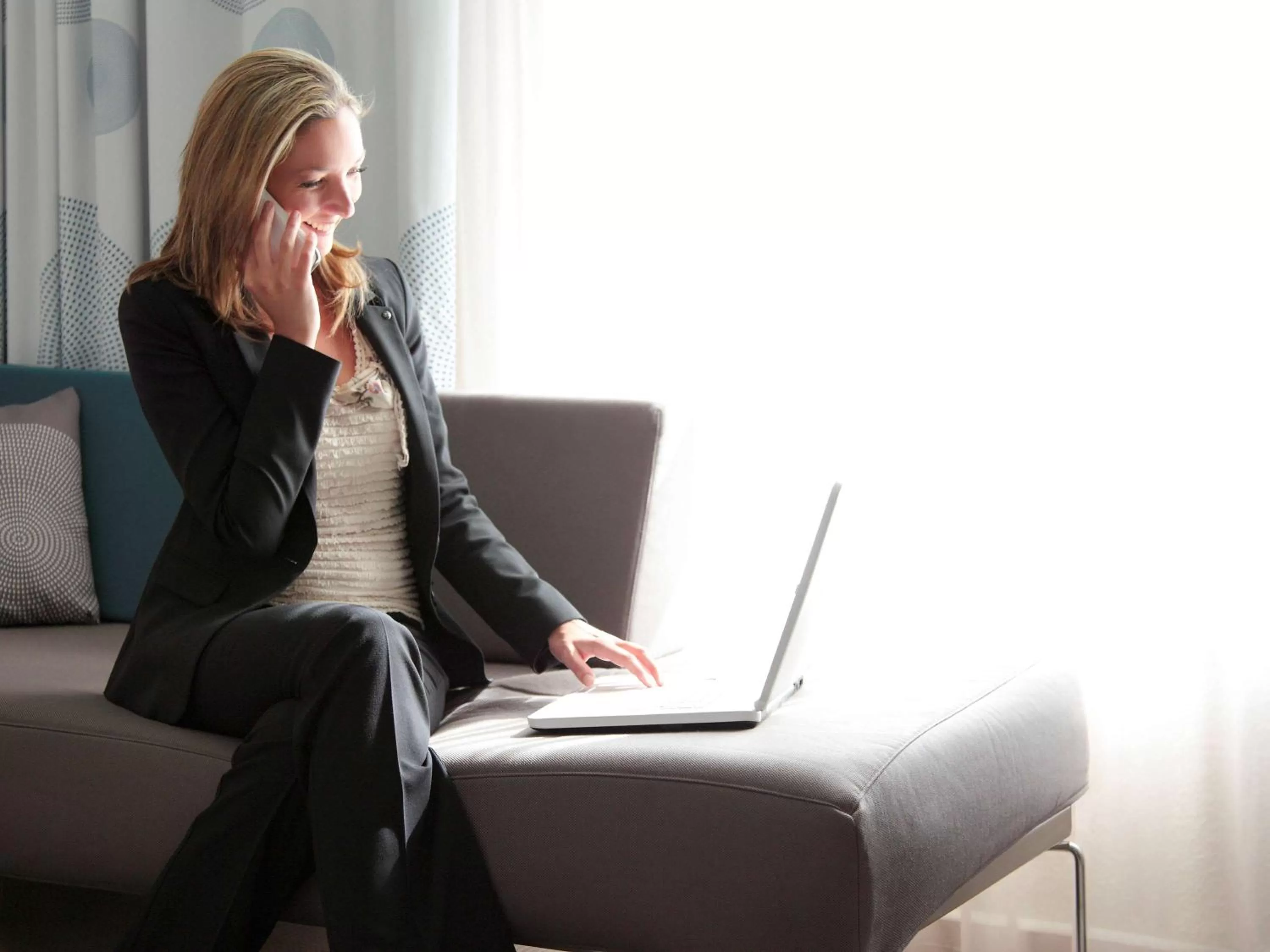 Photo of the whole room in Novotel Chennai OMR
