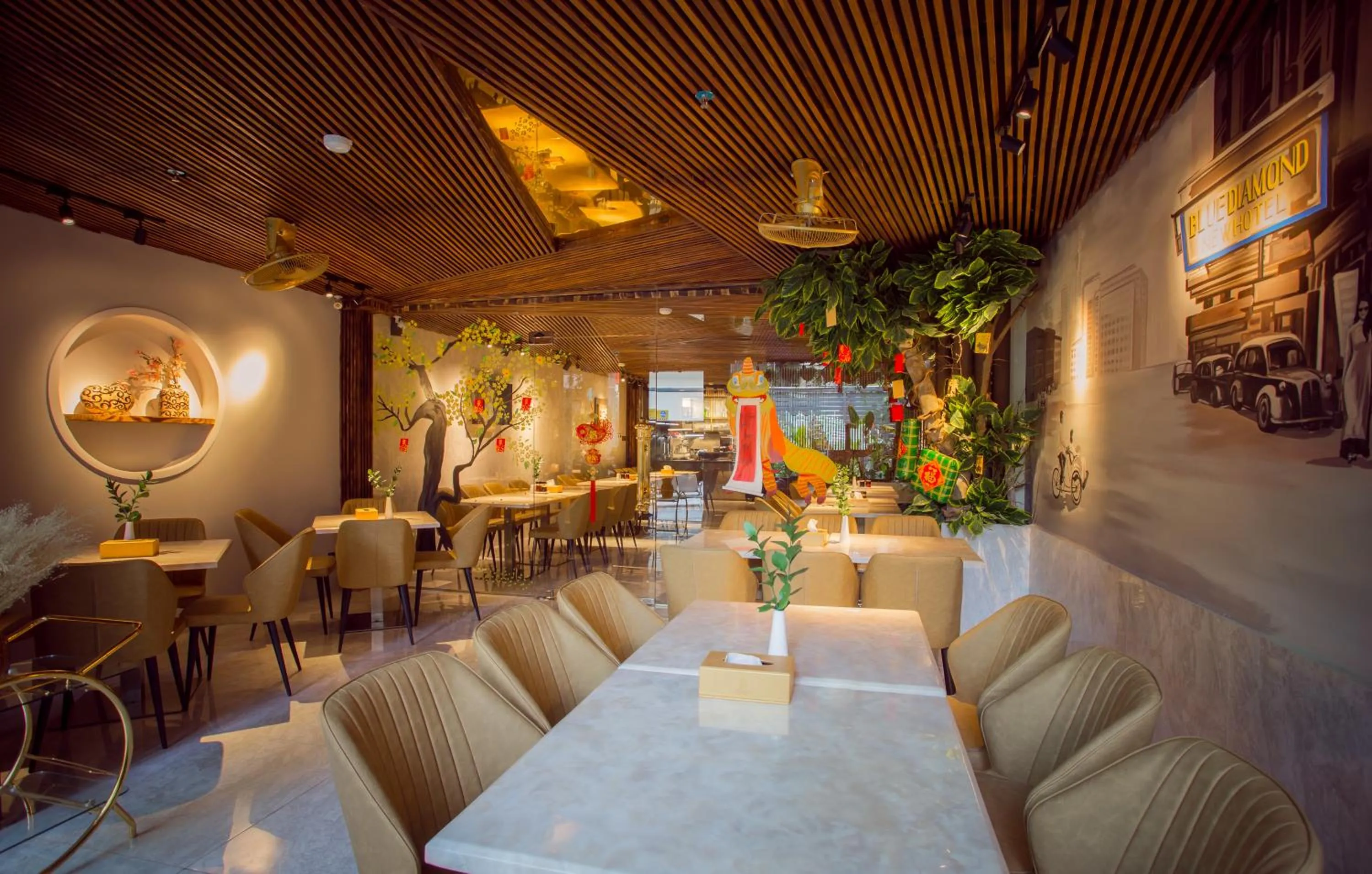 Restaurant/Places to Eat in BLUE DIAMOND 8B Hotel