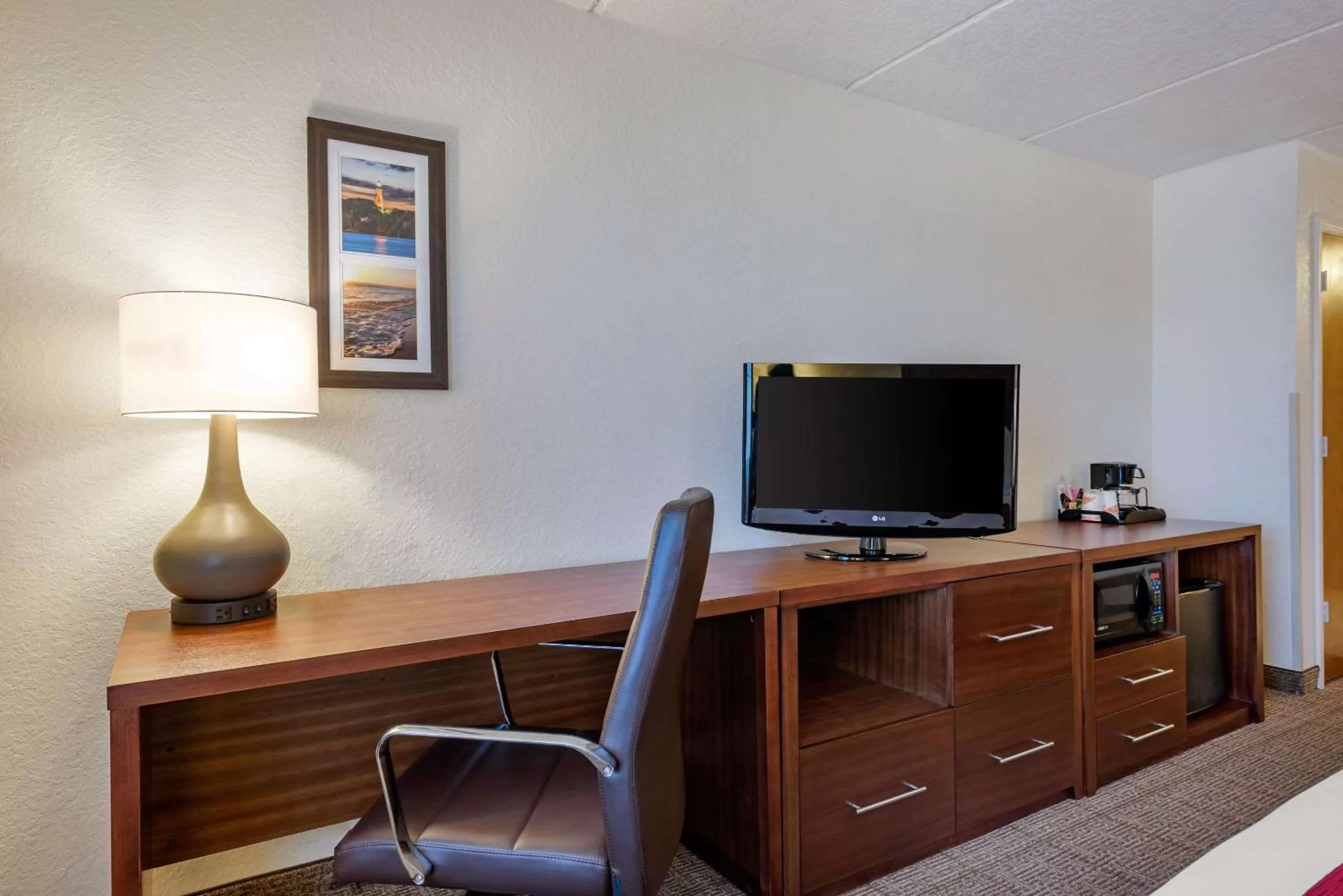 Photo of the whole room in Comfort Inn Kissimmee-Lake Buena Vista South