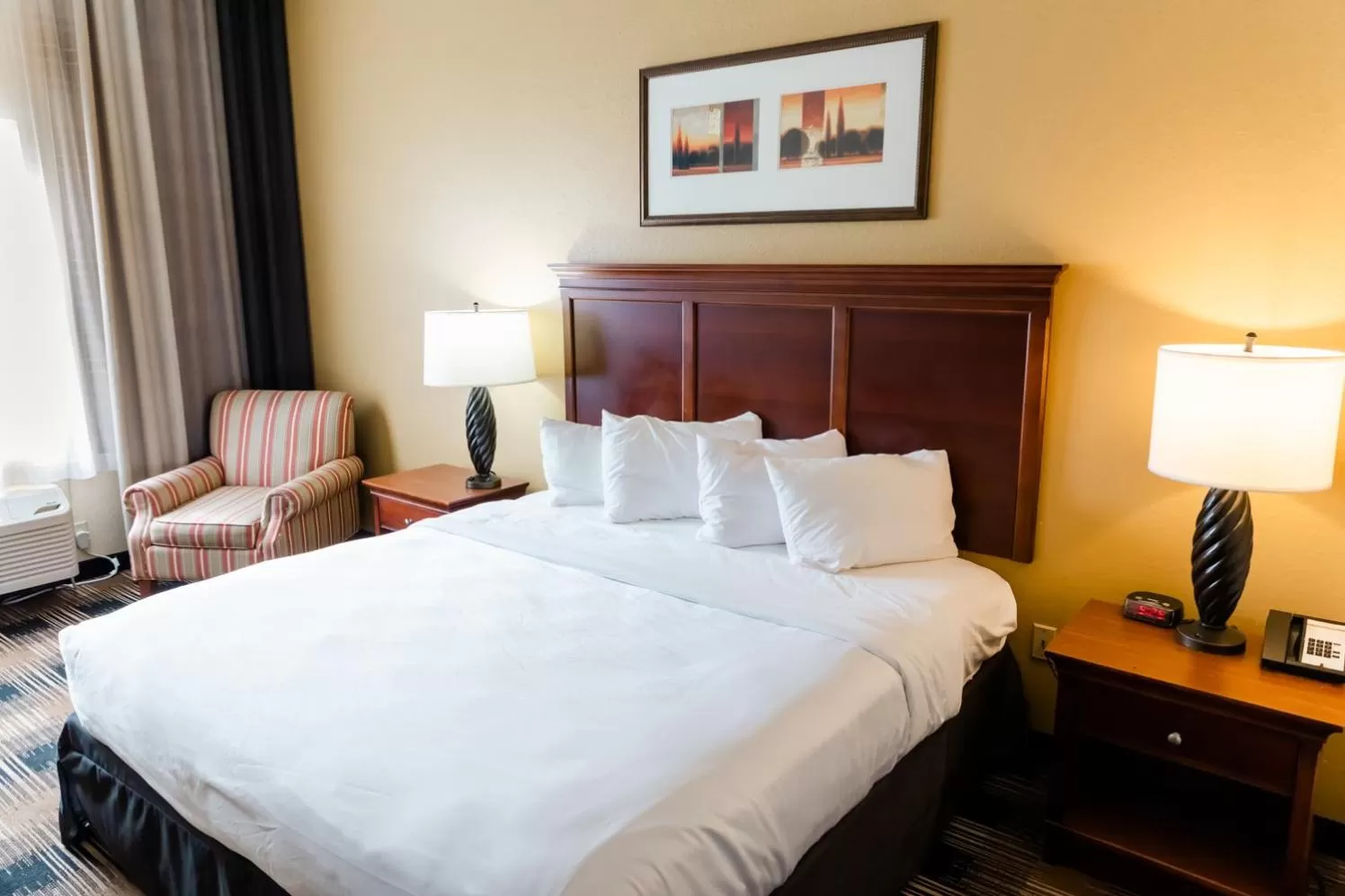 Bed in Country Inn & Suites by Radisson, Helen, GA