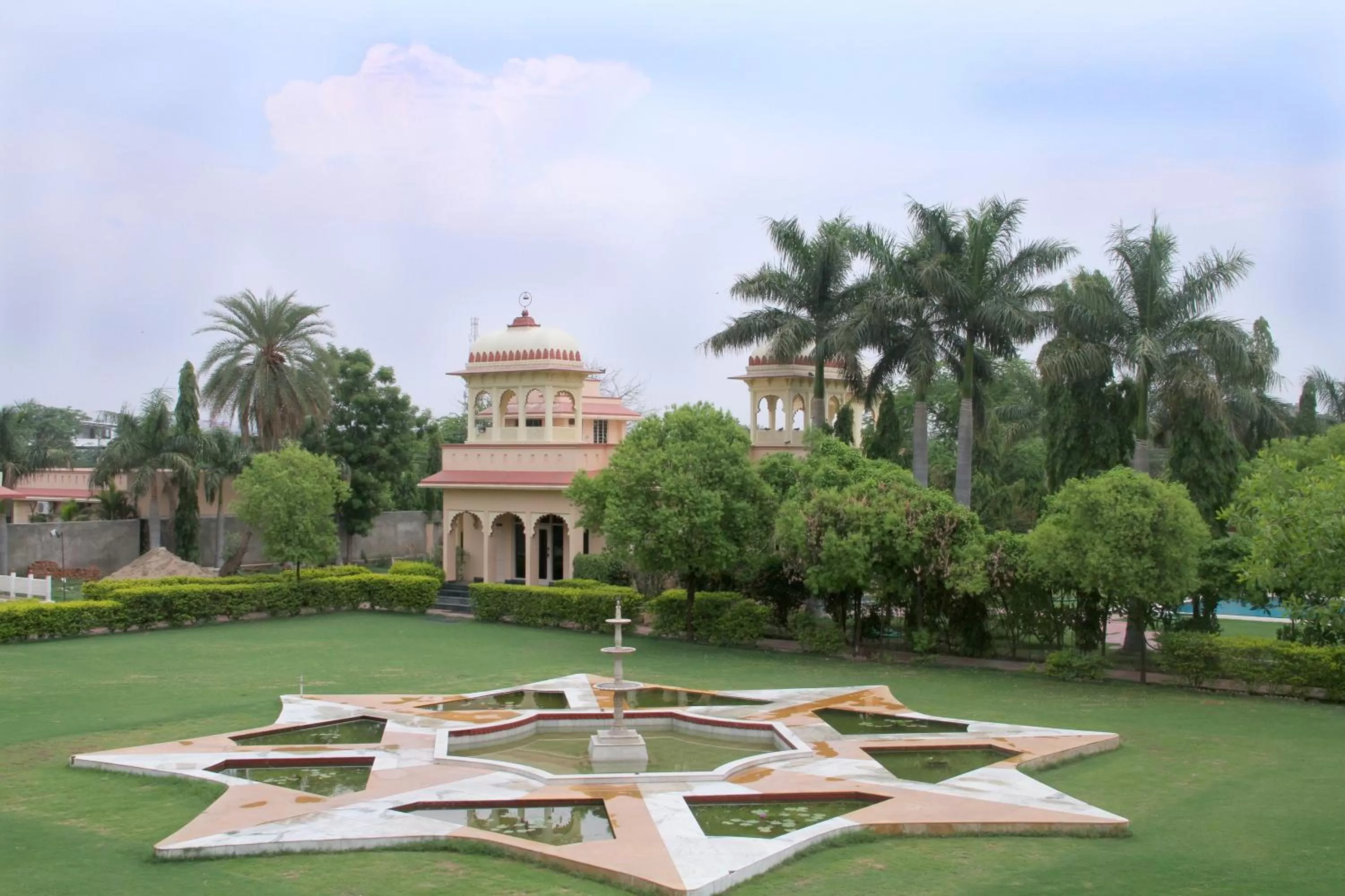 Garden in jüSTa Rajputana Resort & Convention Centre, Udaipur