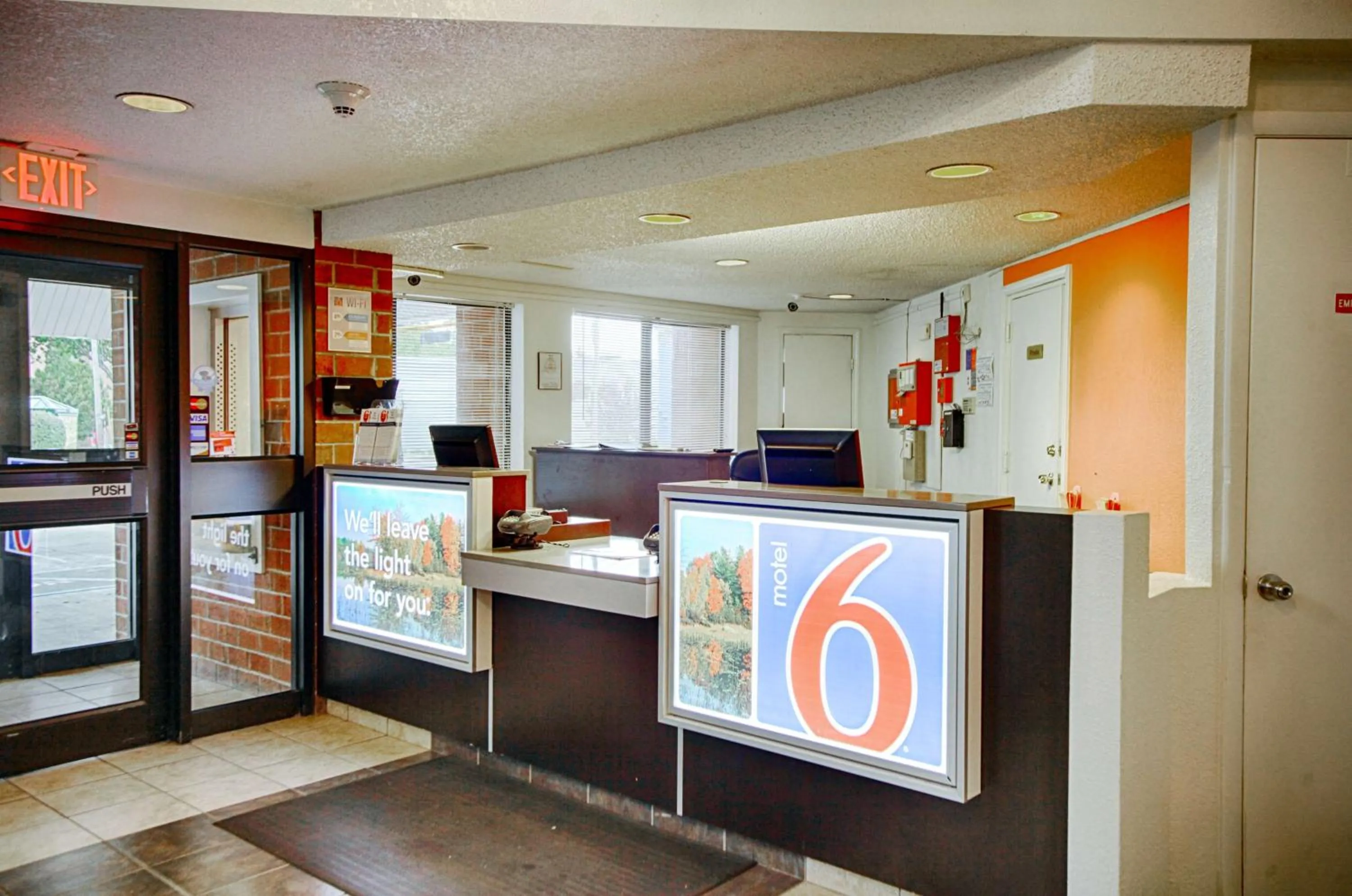 Lobby or reception in Motel 6-Albany, NY