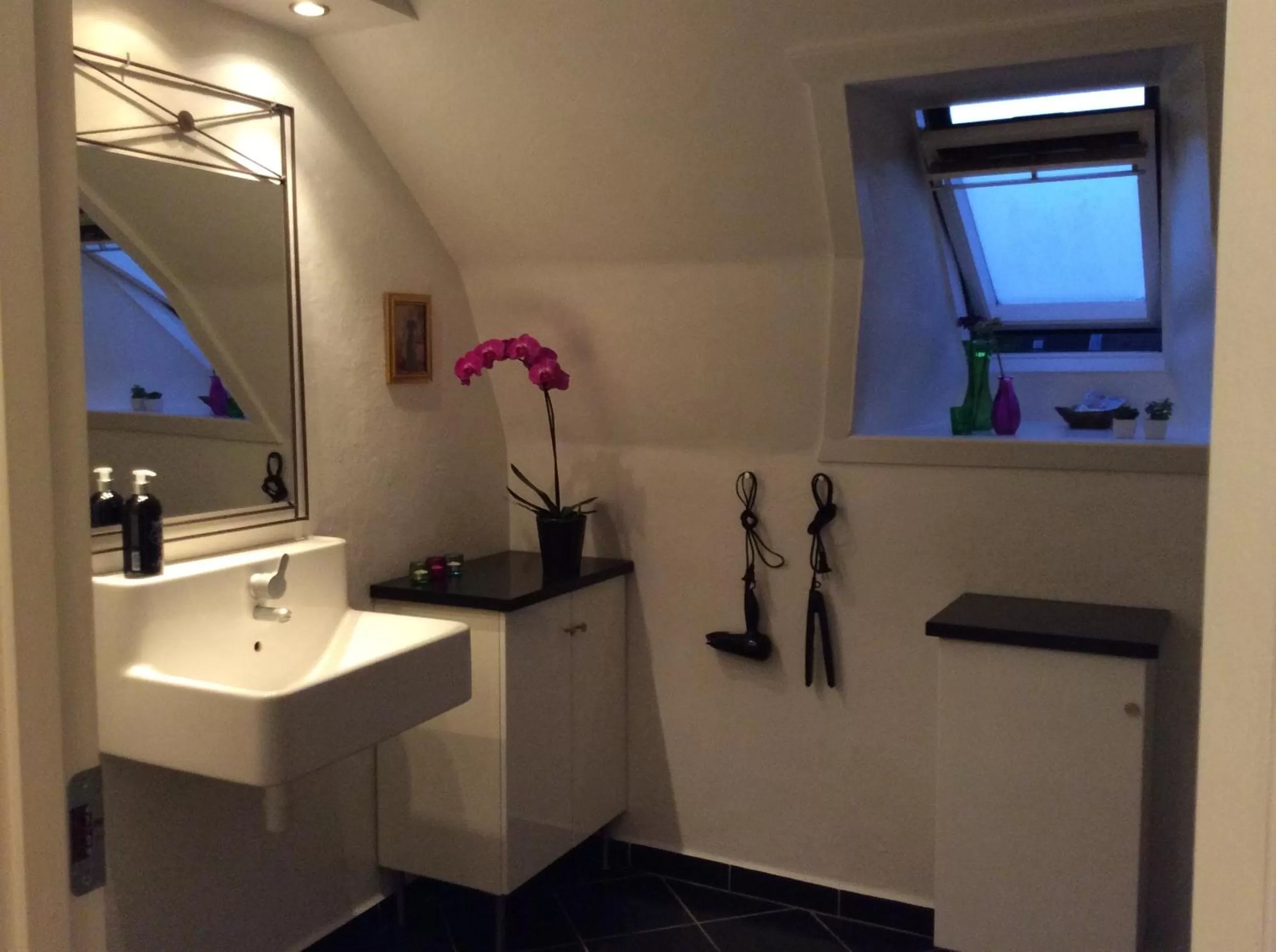 Bathroom in Sweethome Guesthouse