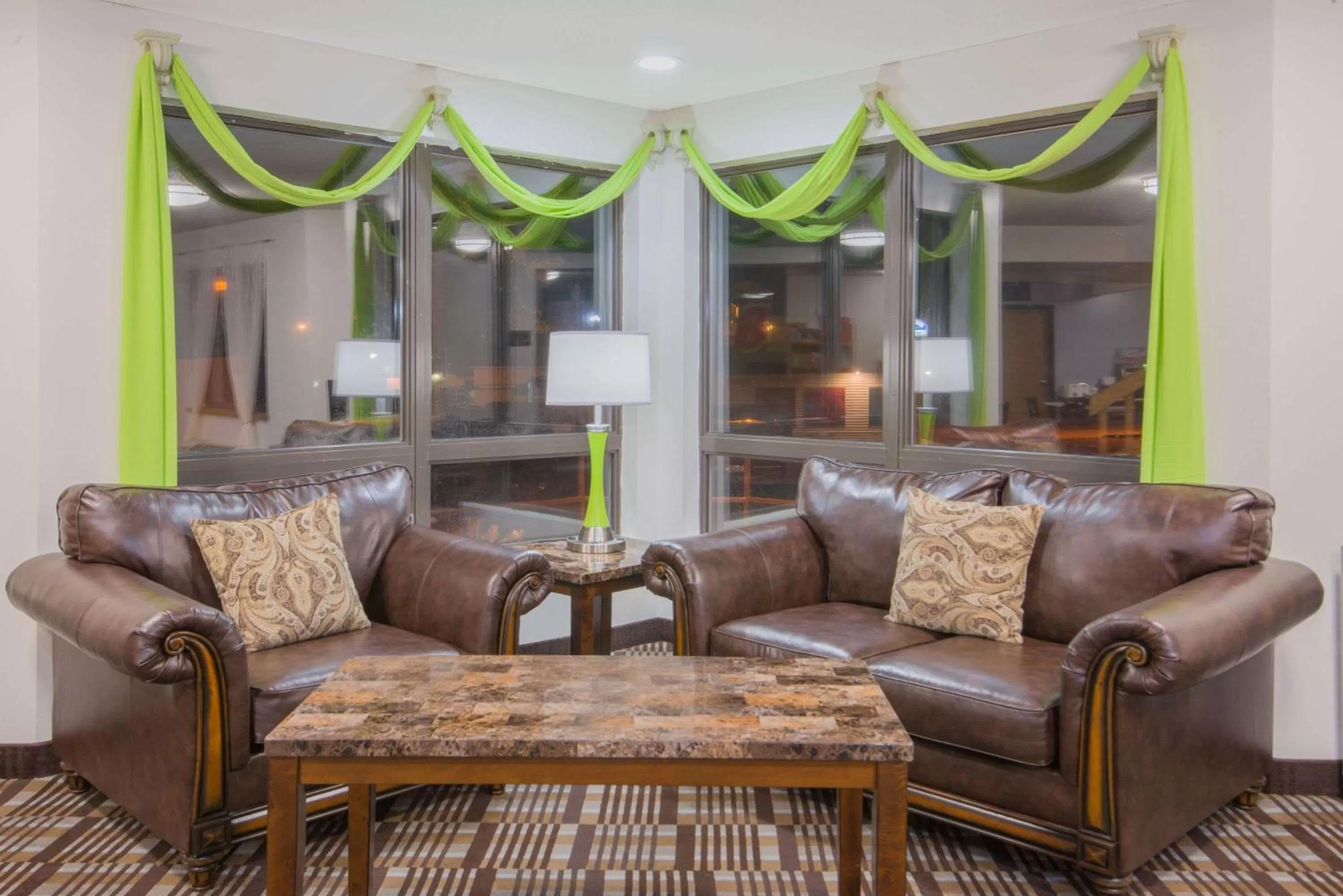 Lobby or reception in Super 8 by Wyndham Toledo