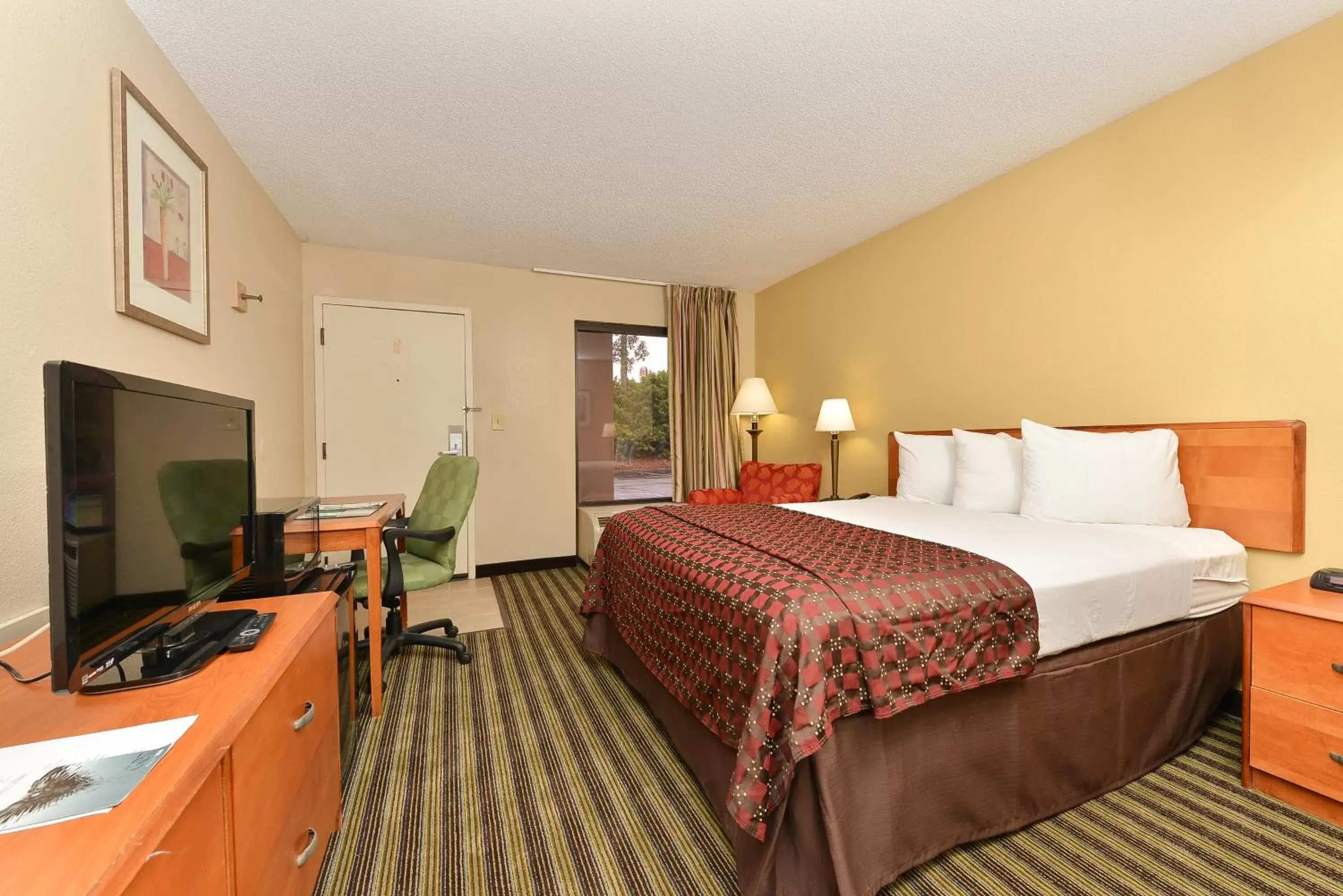 Deluxe Double Room with Two Double Beds - Non-Smoking in Quality Inn At the Mall - Valdosta Deluxe Double Room with Two Double Beds - Non-Smoking in Quality Inn At the Mall - Valdosta