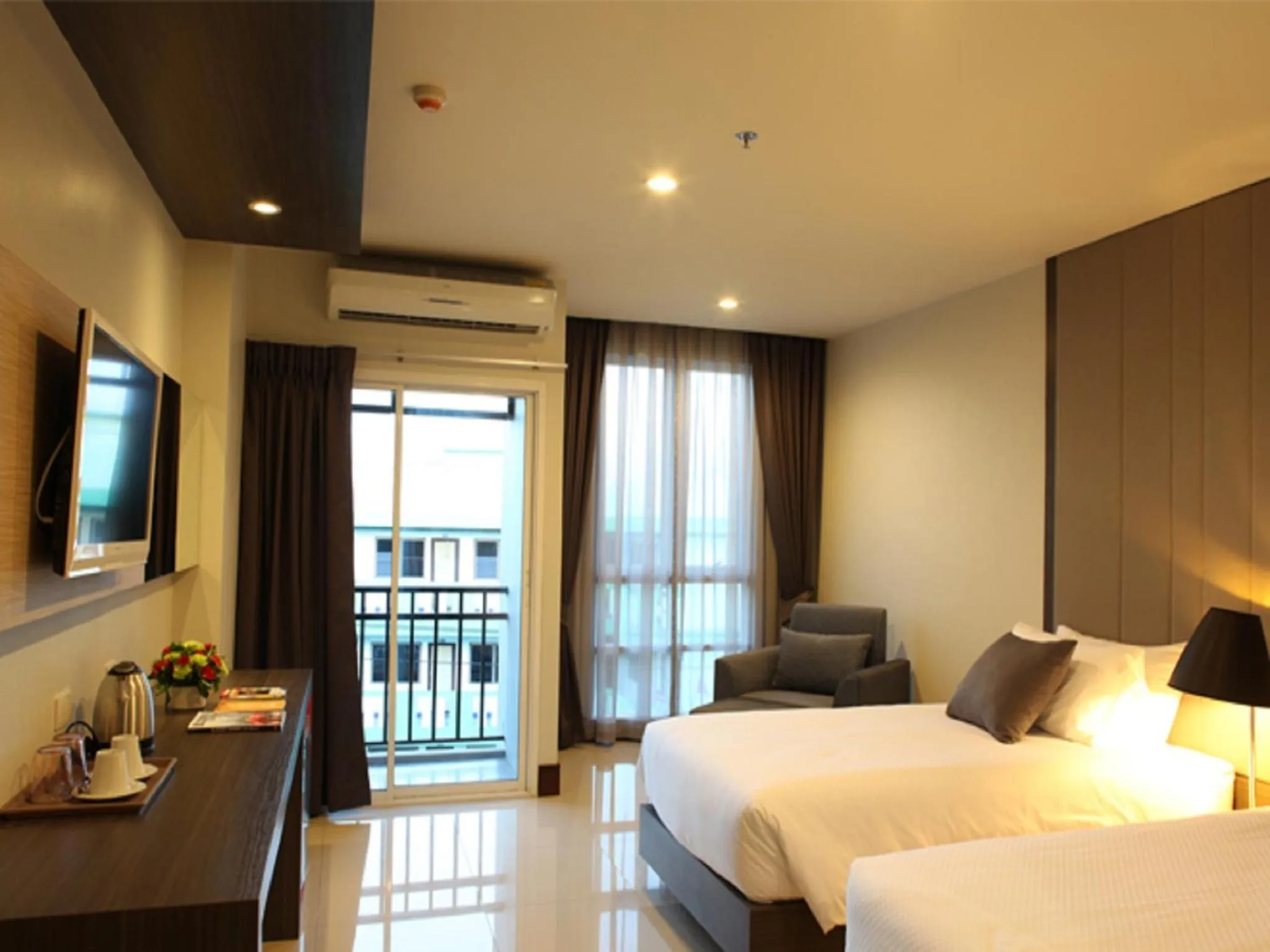 Premium Room - One Way Transfer in Crystal Suites Suvarnbhumi Airport