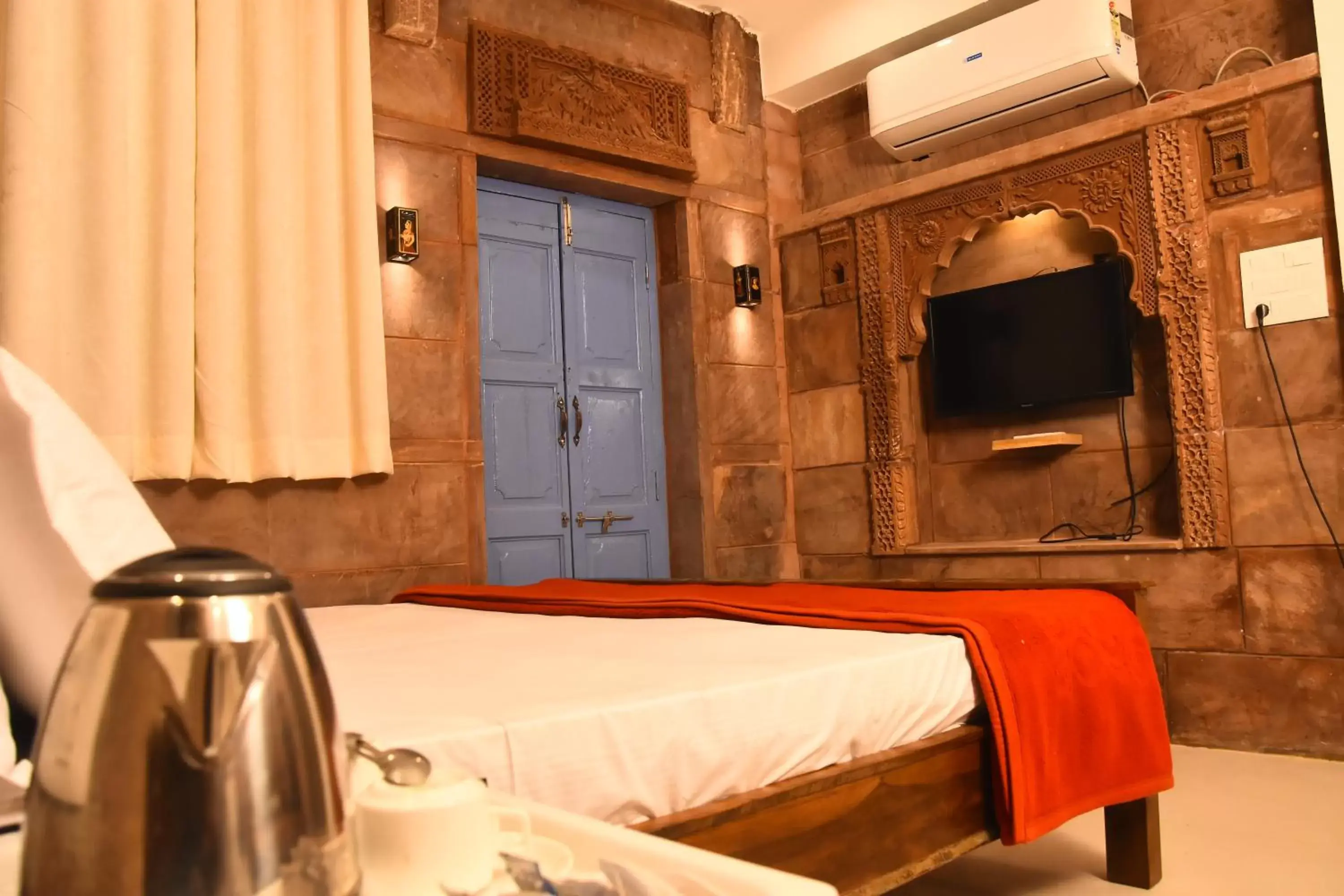 King Room with Balcony in The Kutumb Villa - A Heritage Home Stay King Room with Balcony in The Kutumb Villa - A Heritage Home Stay