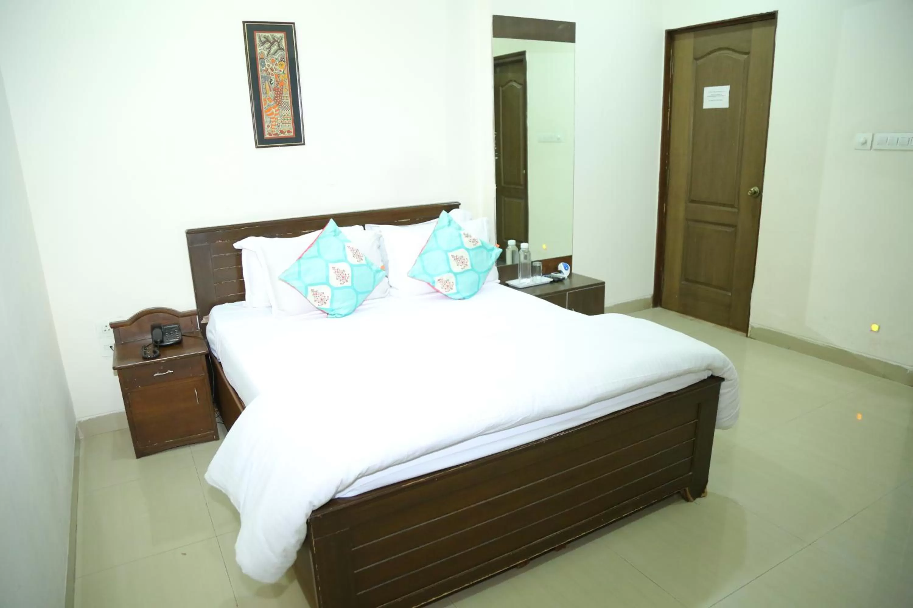 Bedroom, Bed in Swan Suites Madhapur