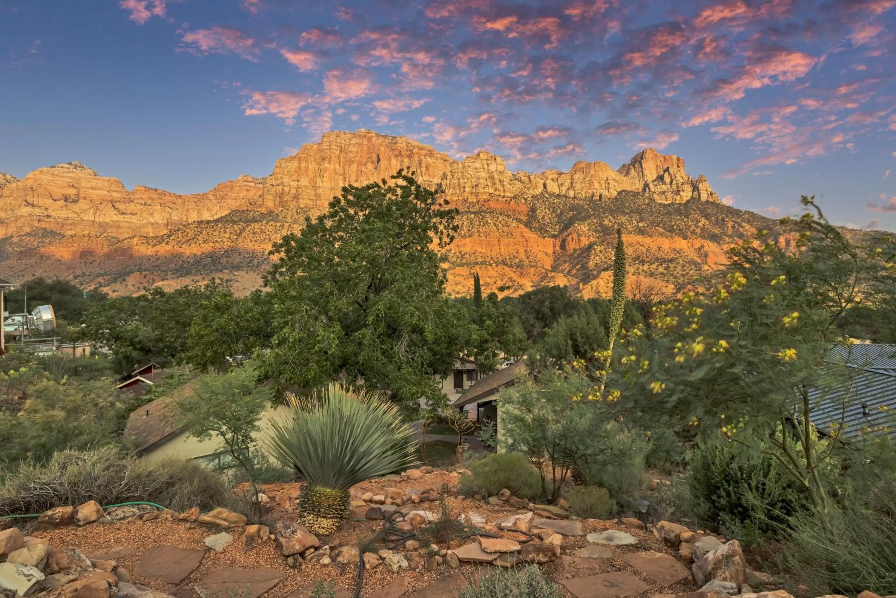 Natural landscape in Red Rock Inn Cottages