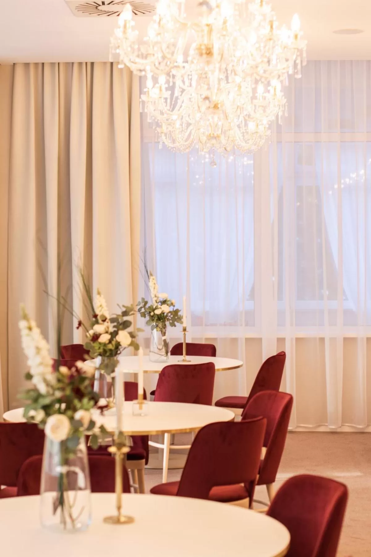 Restaurant/places to eat in Art Hotel