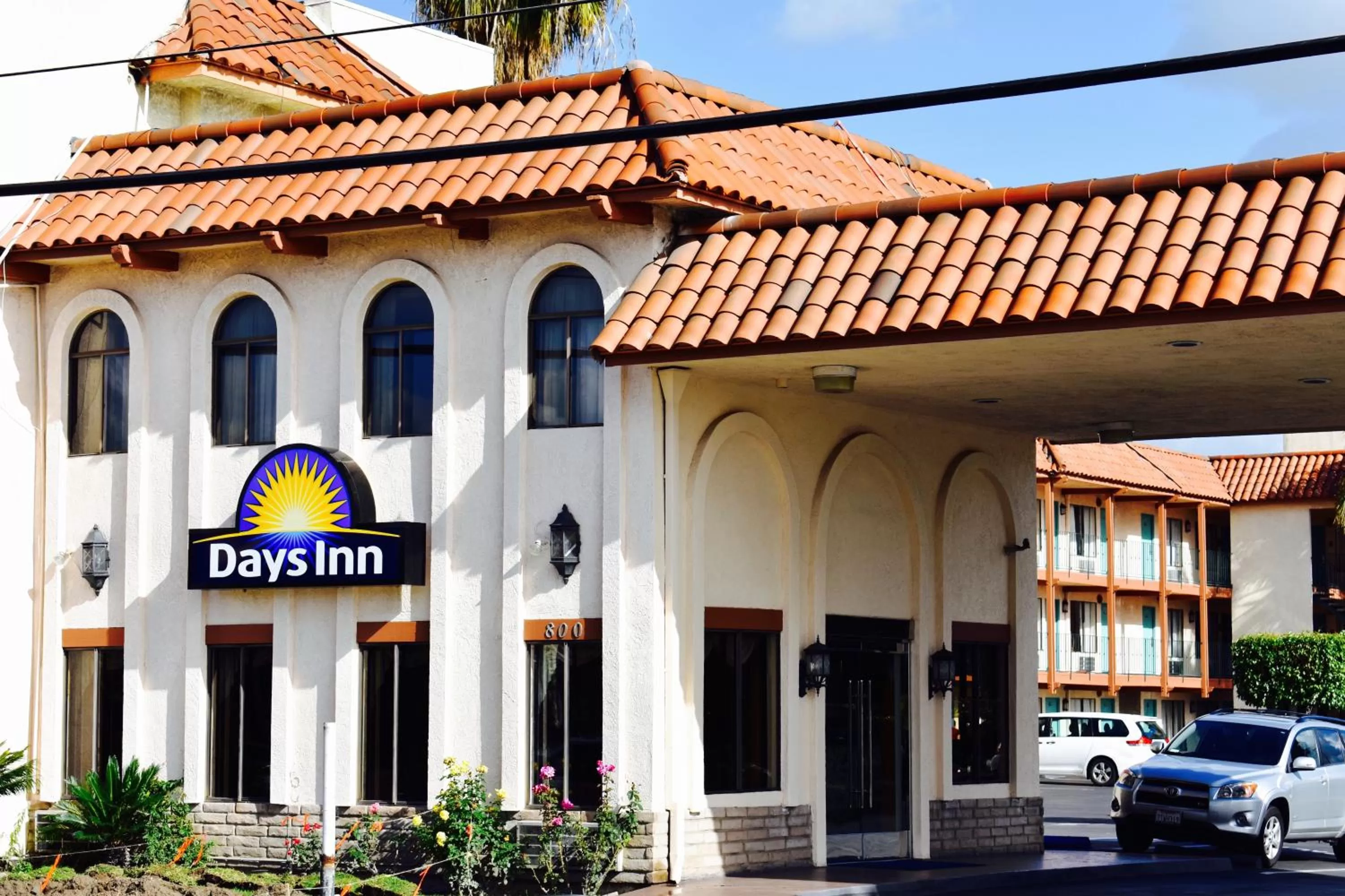 Facade/entrance in Days Inn by Wyndham Anaheim Near the Park