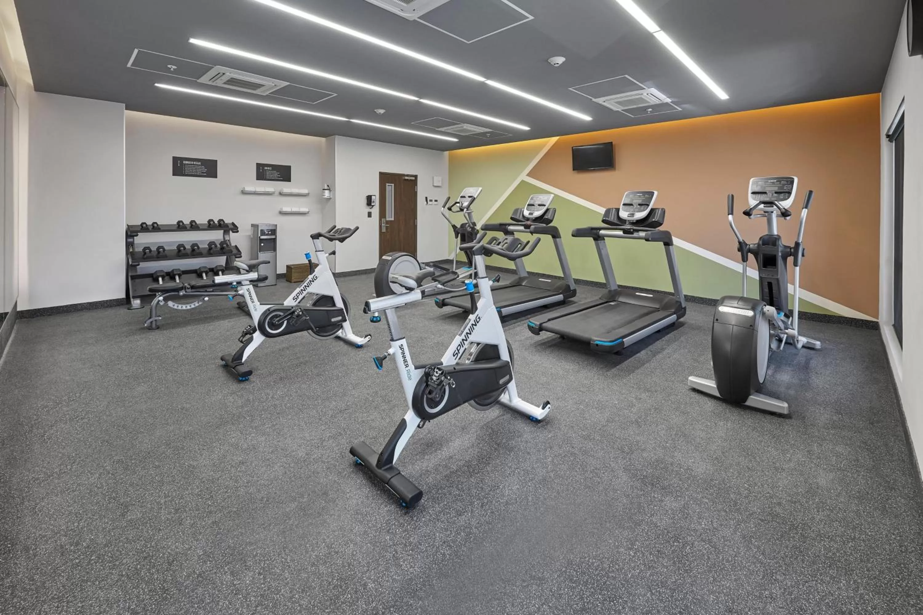 Fitness centre/facilities in City Express Plus by Marriott Tijuana