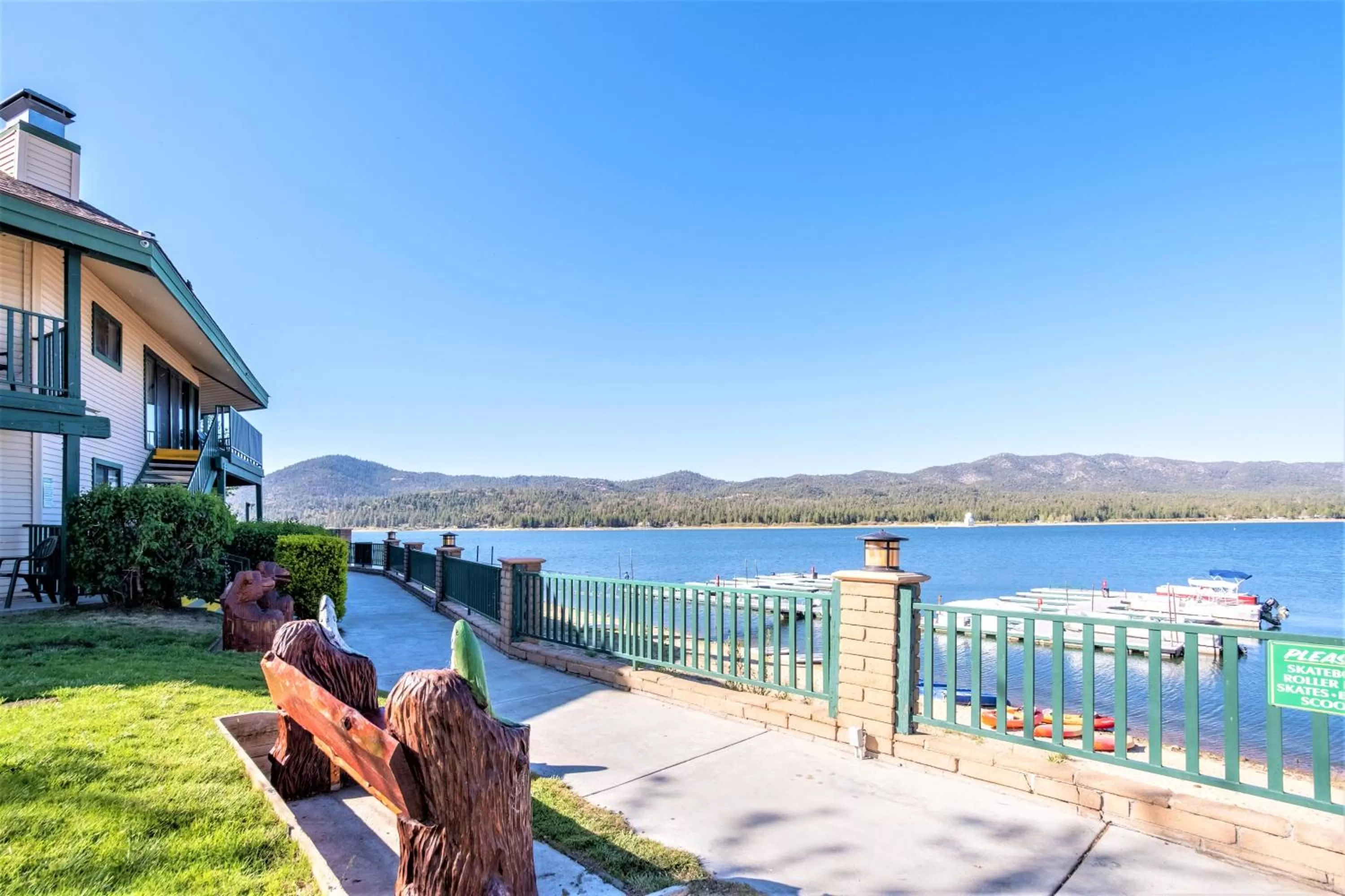 Lake view in Lagonita Lodge