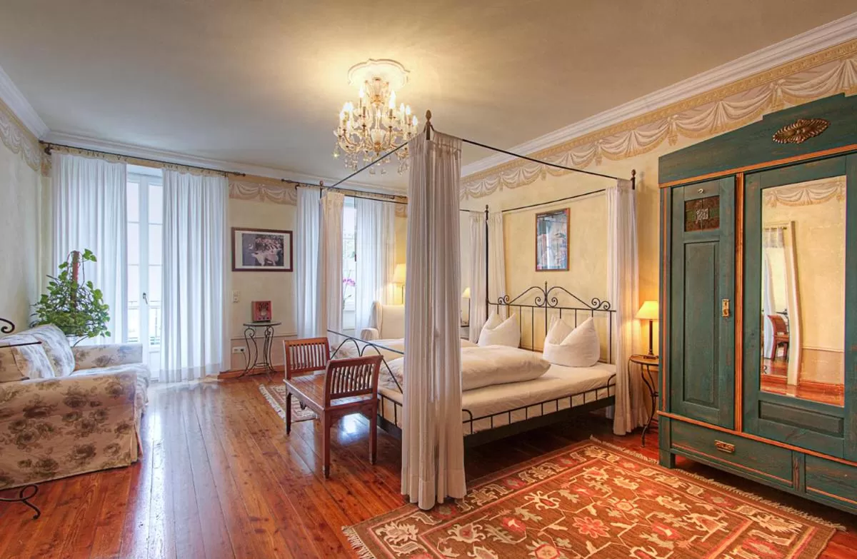 Bedroom, Bed in Hotel Orphée - Kleines Haus