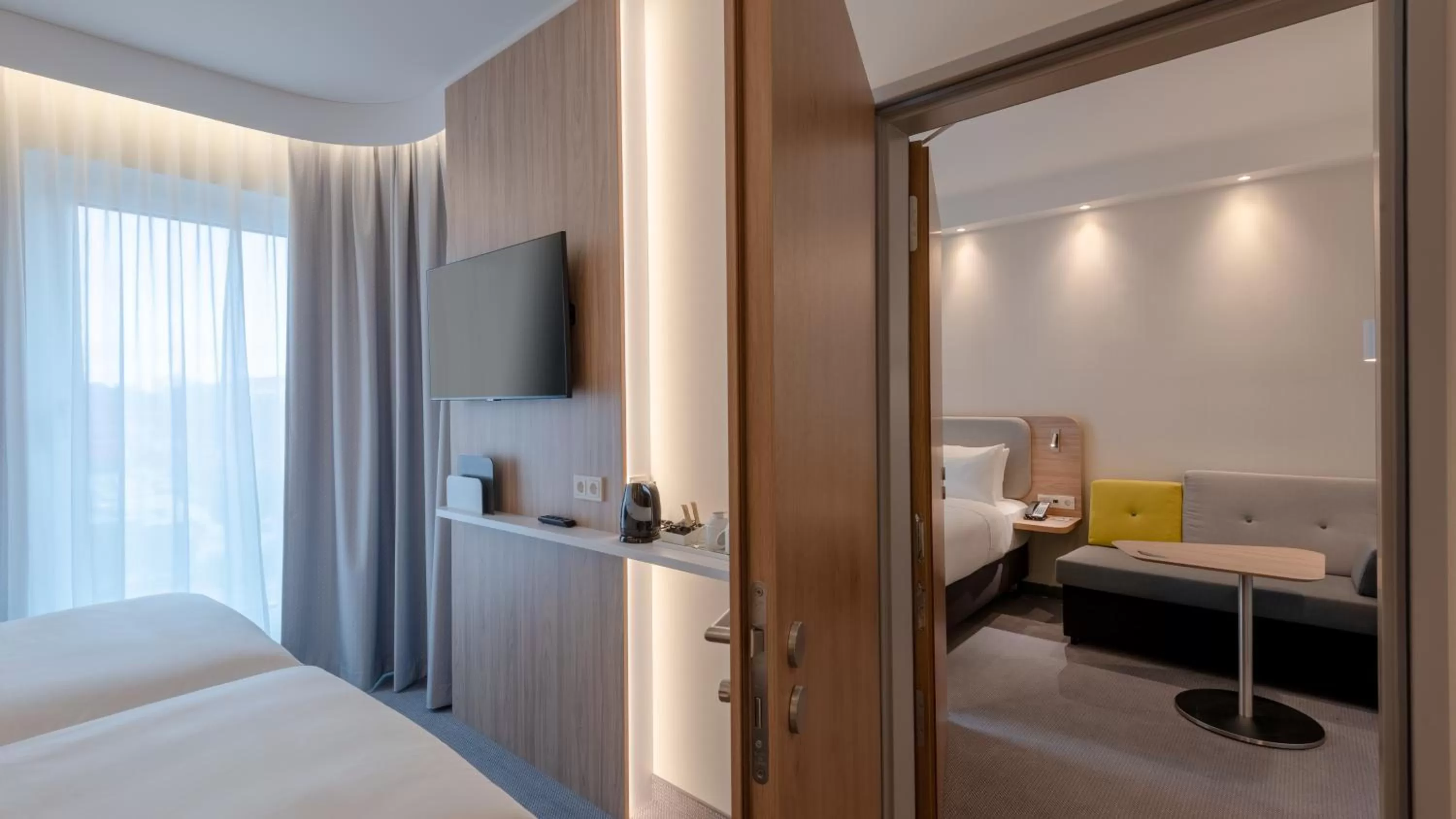 Bed in Holiday Inn Express - MUNICH NORTH by IHG