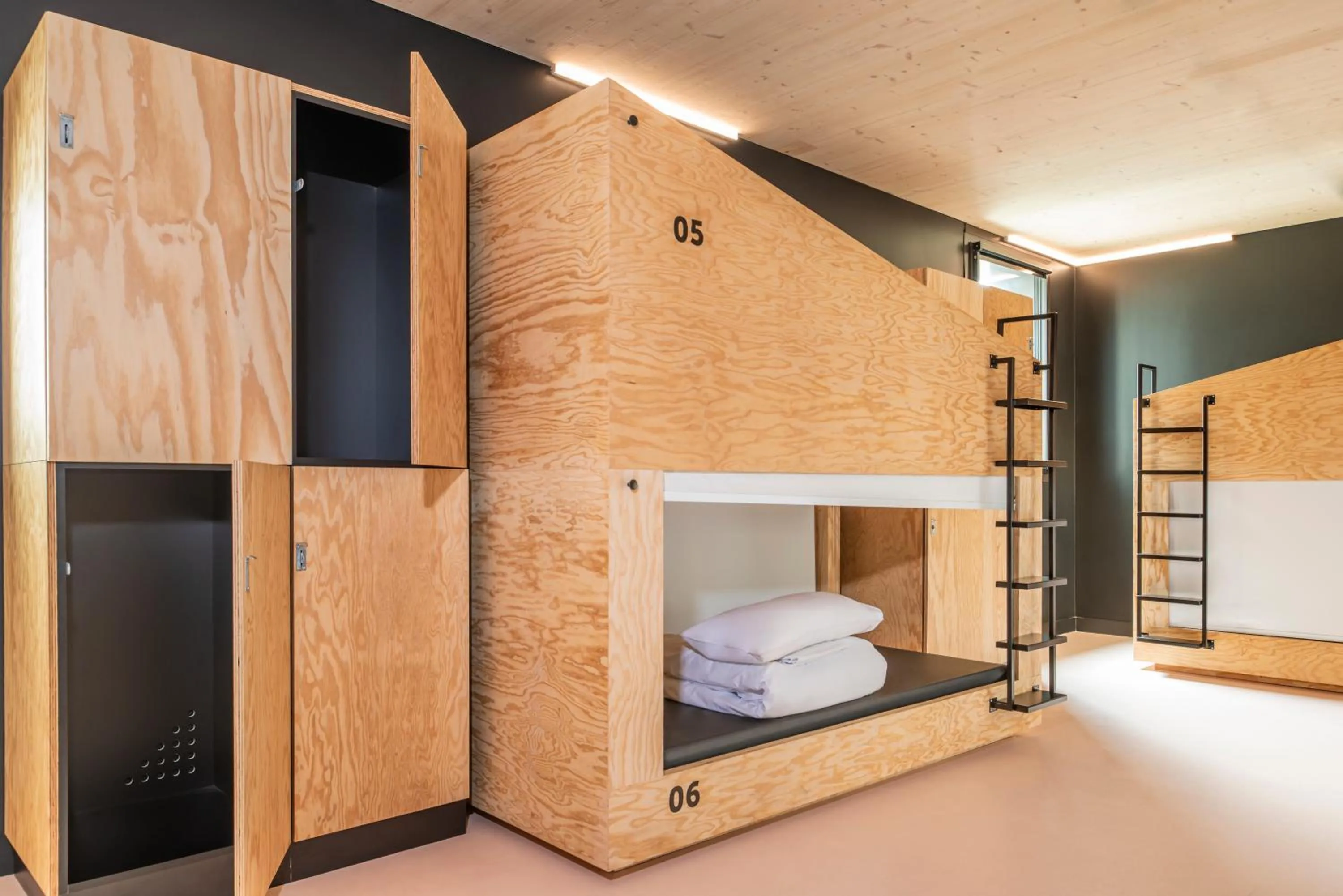 Photo of the whole room, Bed in JO&JOE Paris Gentilly - Auberge de Jeunesse