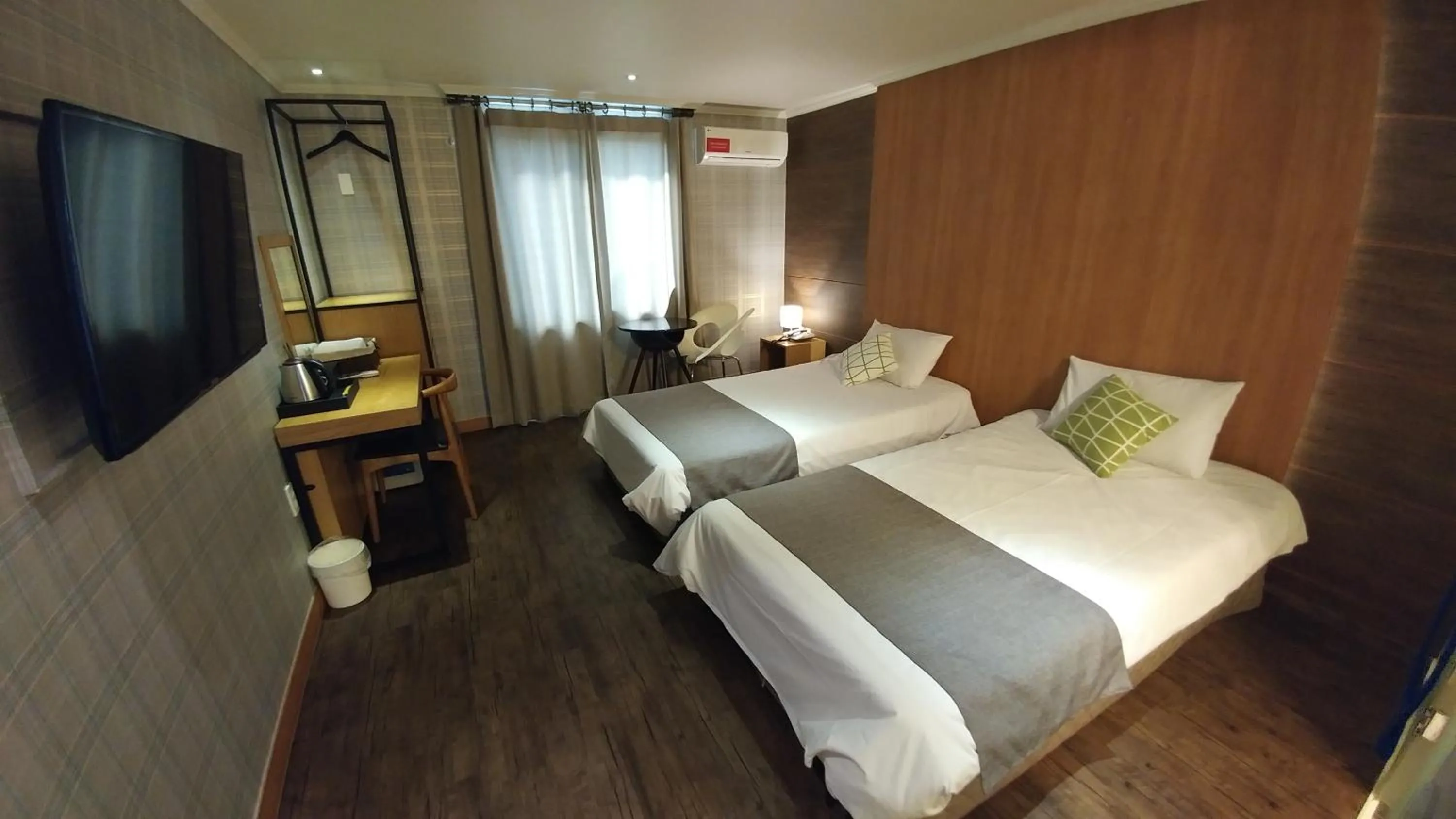 Photo of the whole room, Bed in Hotel Tong Yeondong Jeju