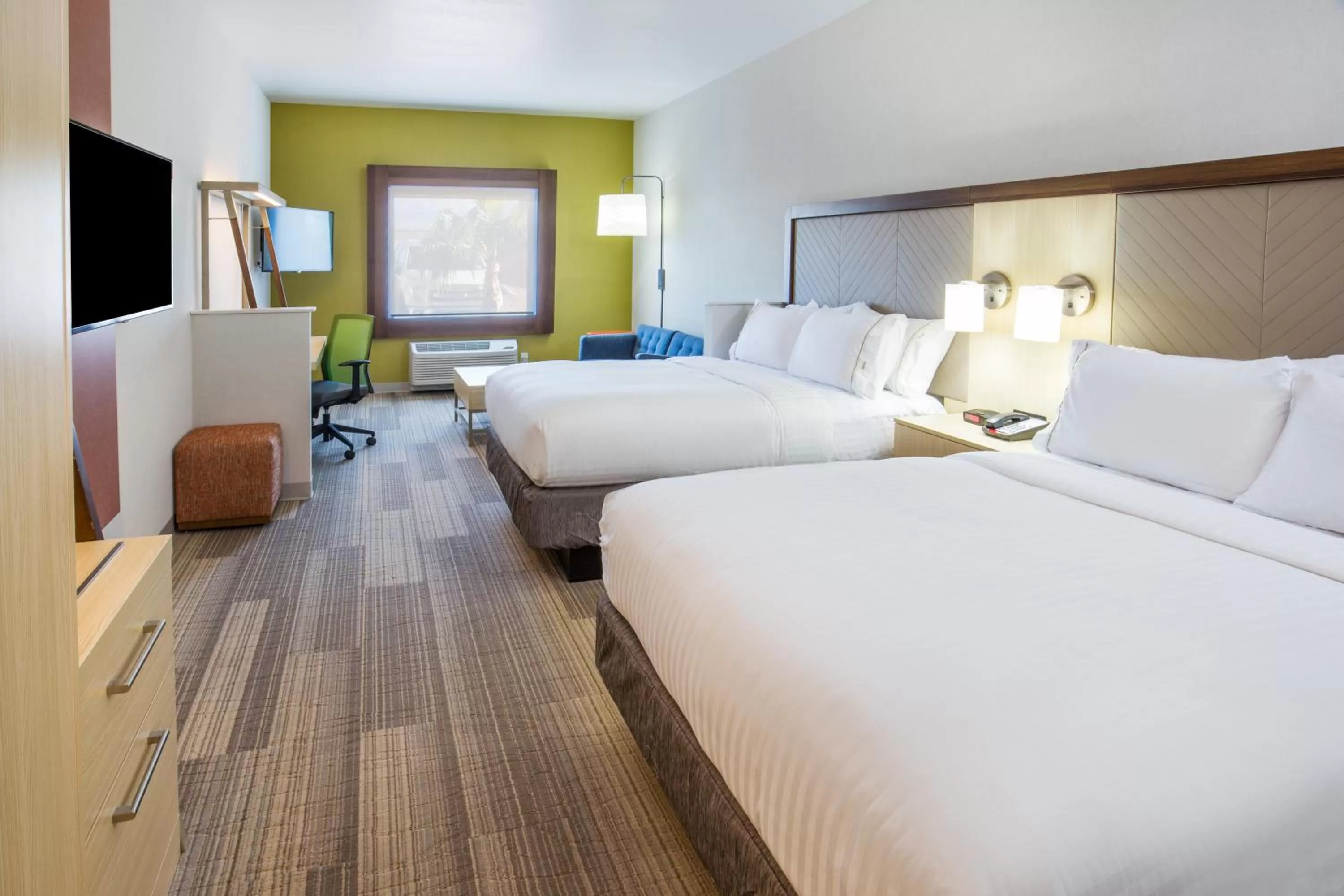 Photo of the whole room, Bed in Holiday Inn Express & Suites Pahrump by IHG