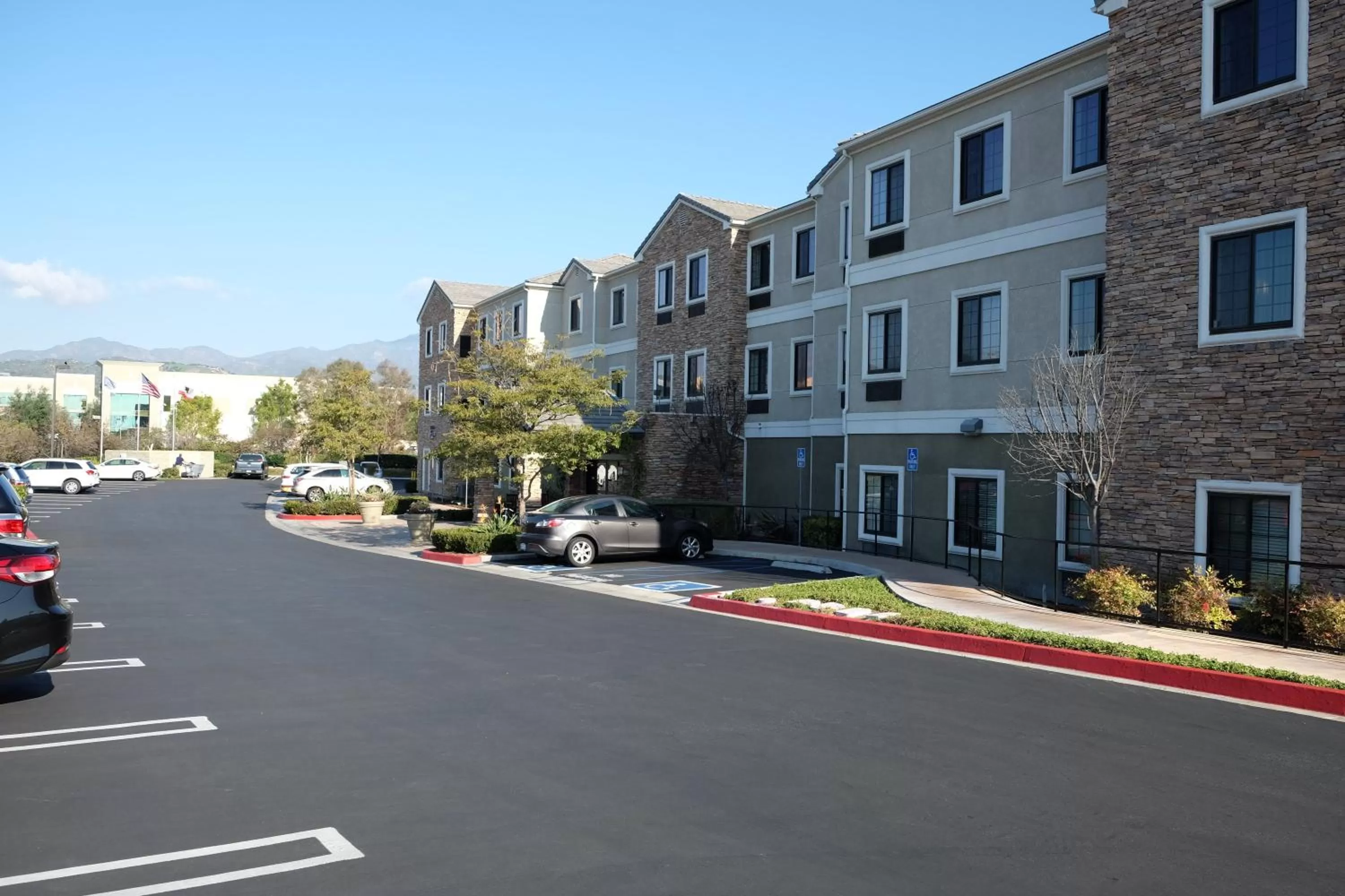 Property building in Staybridge Suites Irvine East/Lake Forest by IHG
