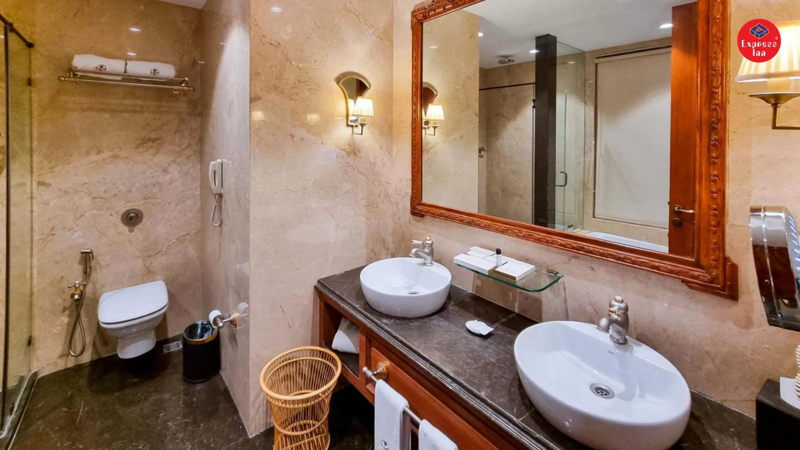 Shower in Express Inn The Business Luxury Hotel