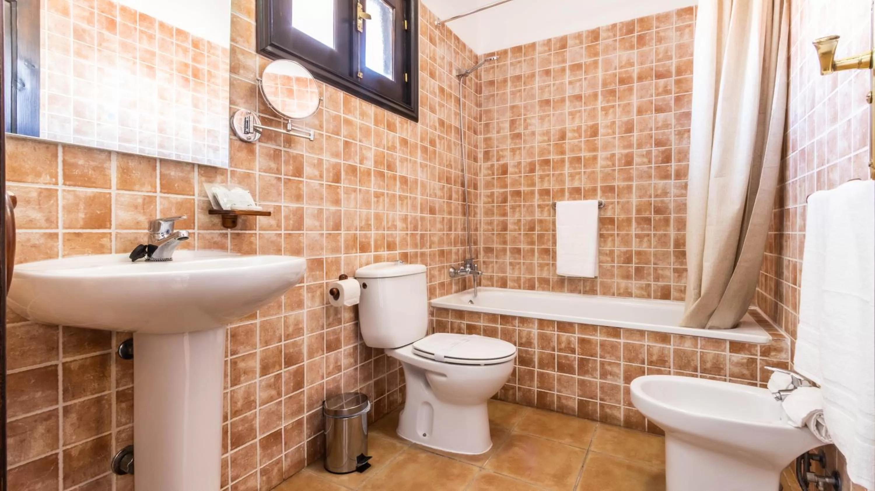 Shower in Hotel Ecolife Tenerife