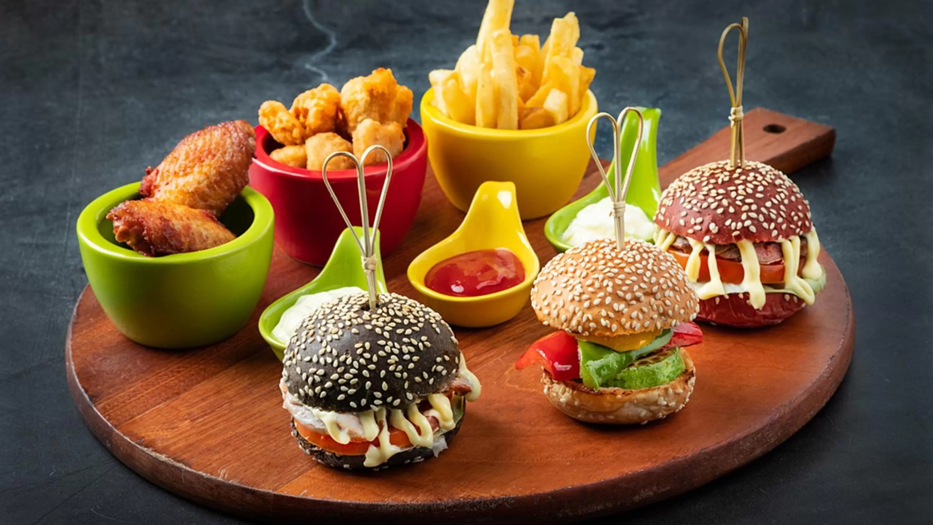 Restaurant/places to eat in Holiday Inn Guangzhou South Lake-an lHG Hotel