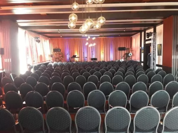 Business facilities in Burg Wassenberg