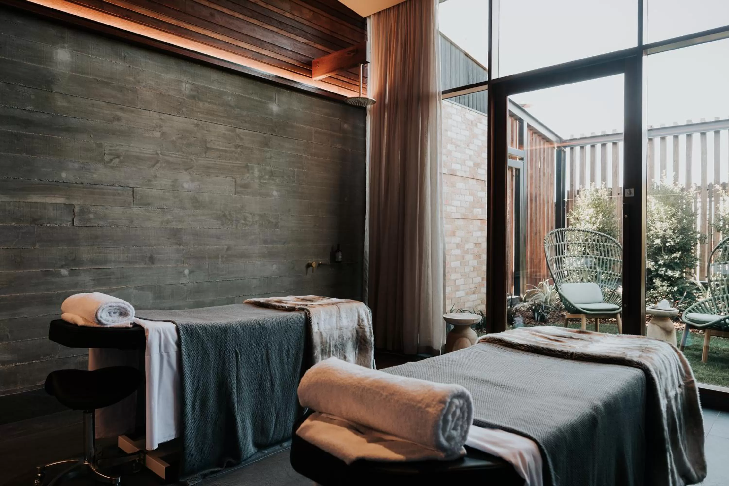 Massage, Bed in The Sebel Yarrawonga Silverwoods