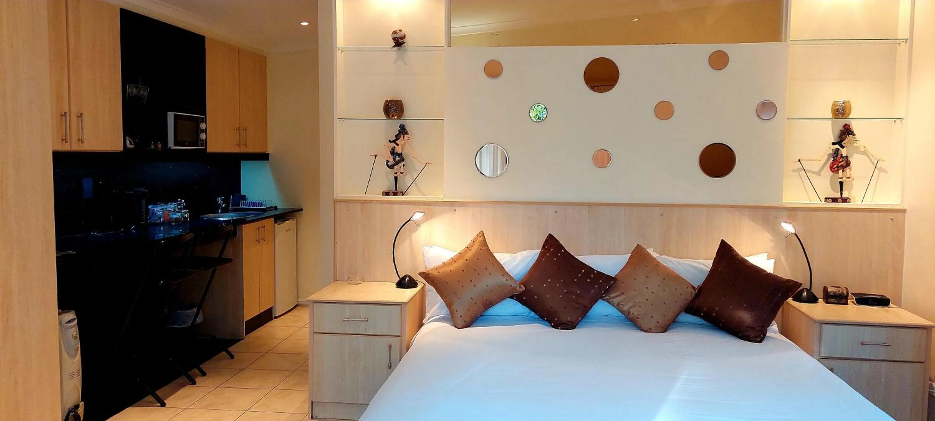 Bed in Riversong Guest House