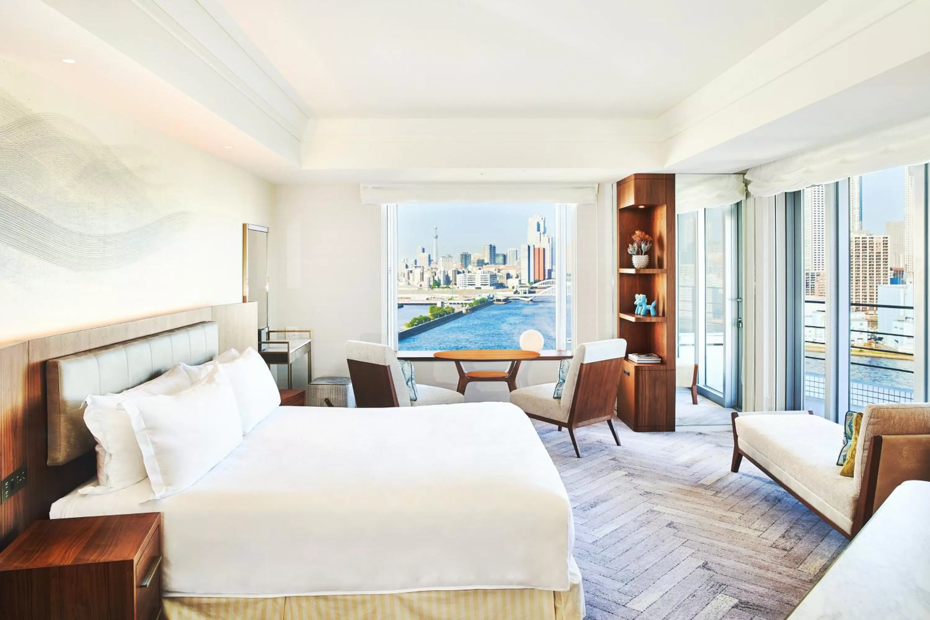 Photo of the whole room, Bed in InterContinental Tokyo Bay by IHG