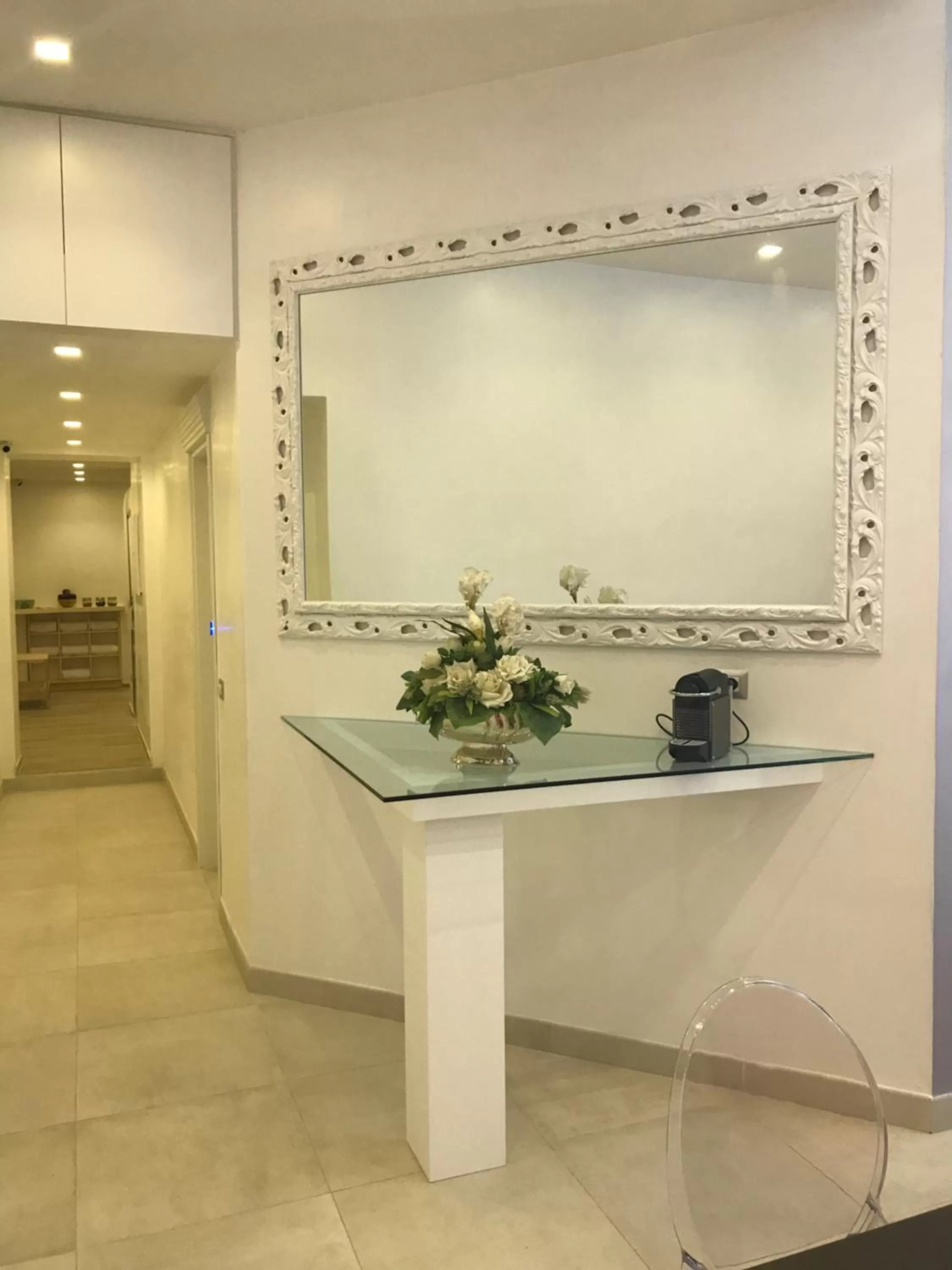 Lounge or bar in Roman Holidays Boutique Hotel